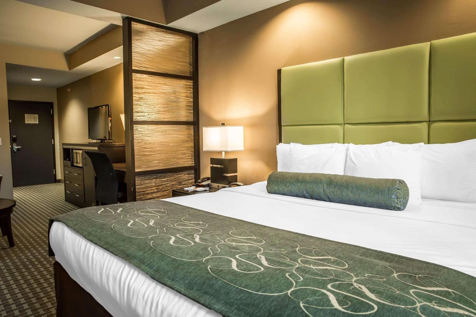 Comfort Suites New Bern near Cherry Point gallery photo in New Bern, NC — image 31