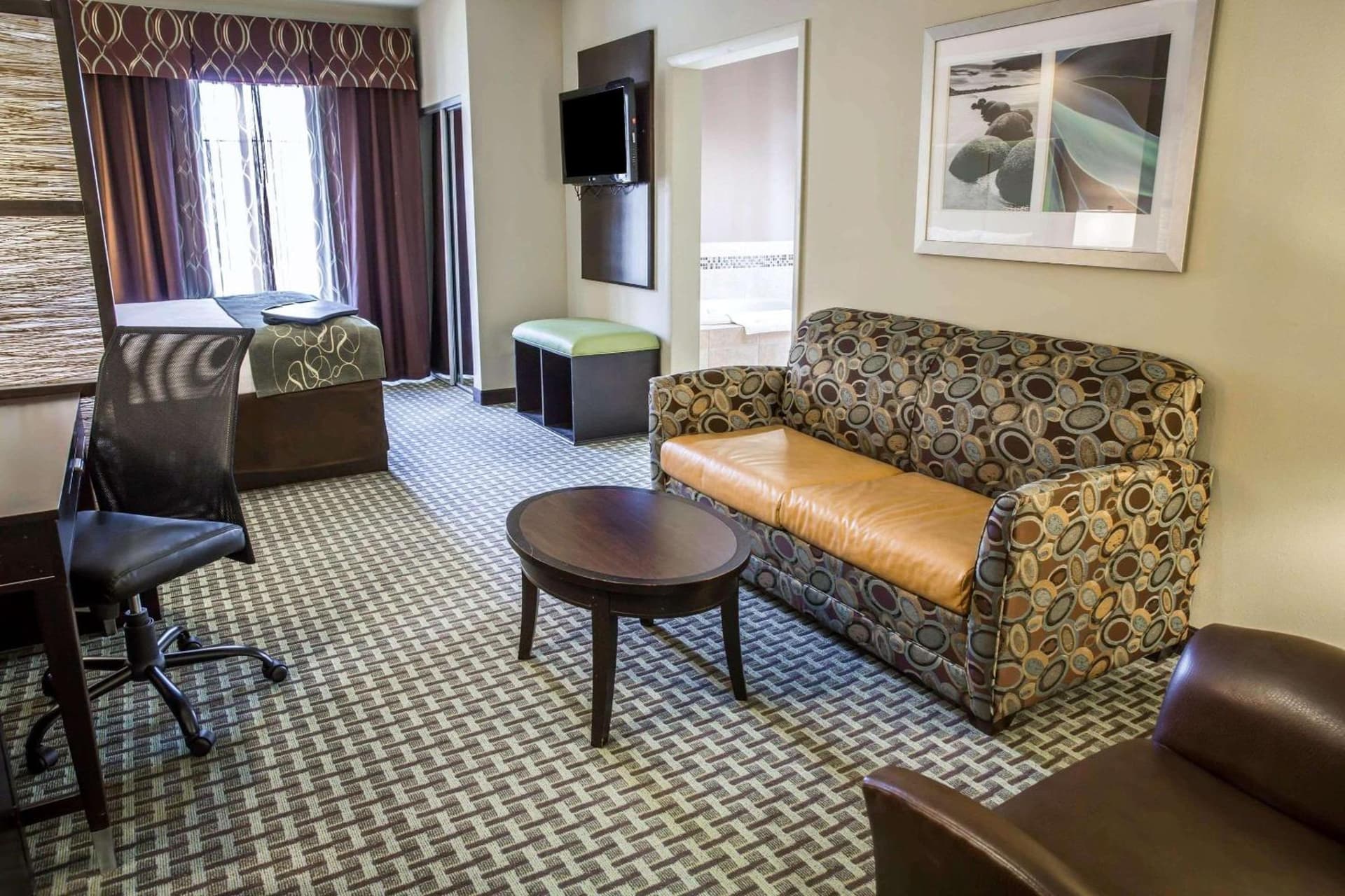Comfort Suites New Bern near Cherry Point gallery photo in New Bern, NC — image 23