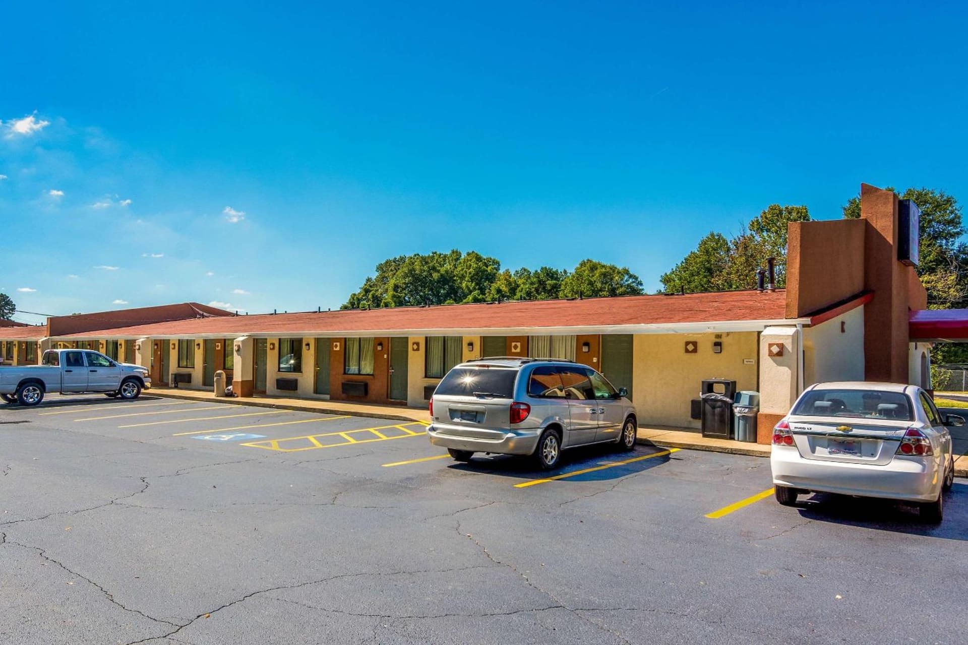 Econo Lodge Gastonia North interior in Gastonia, NC — gallery photo 2