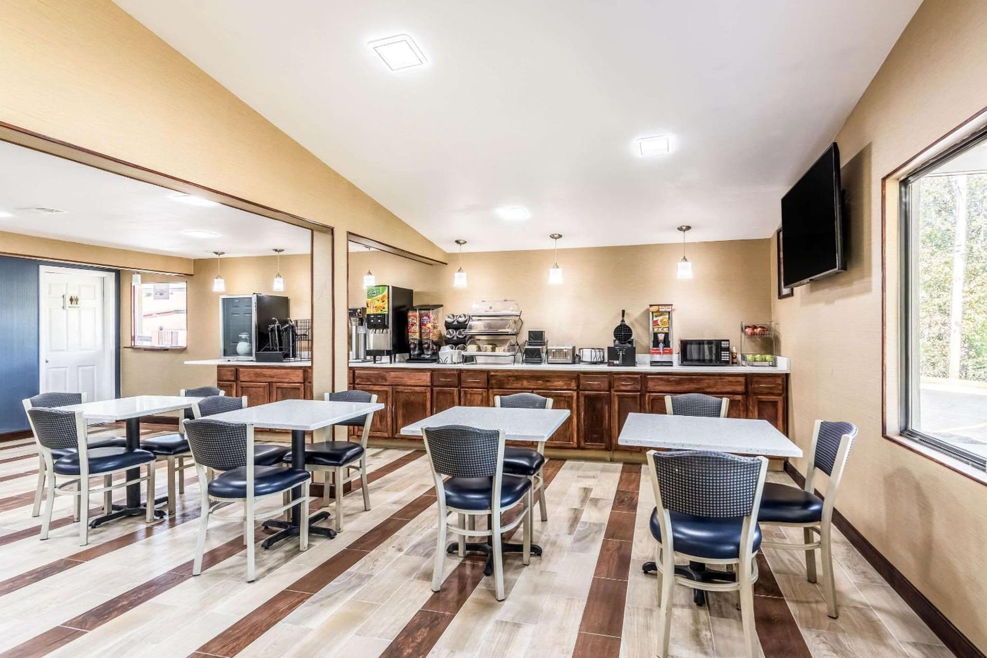Econo Lodge Gastonia North gallery photo in Gastonia, NC — image 16
