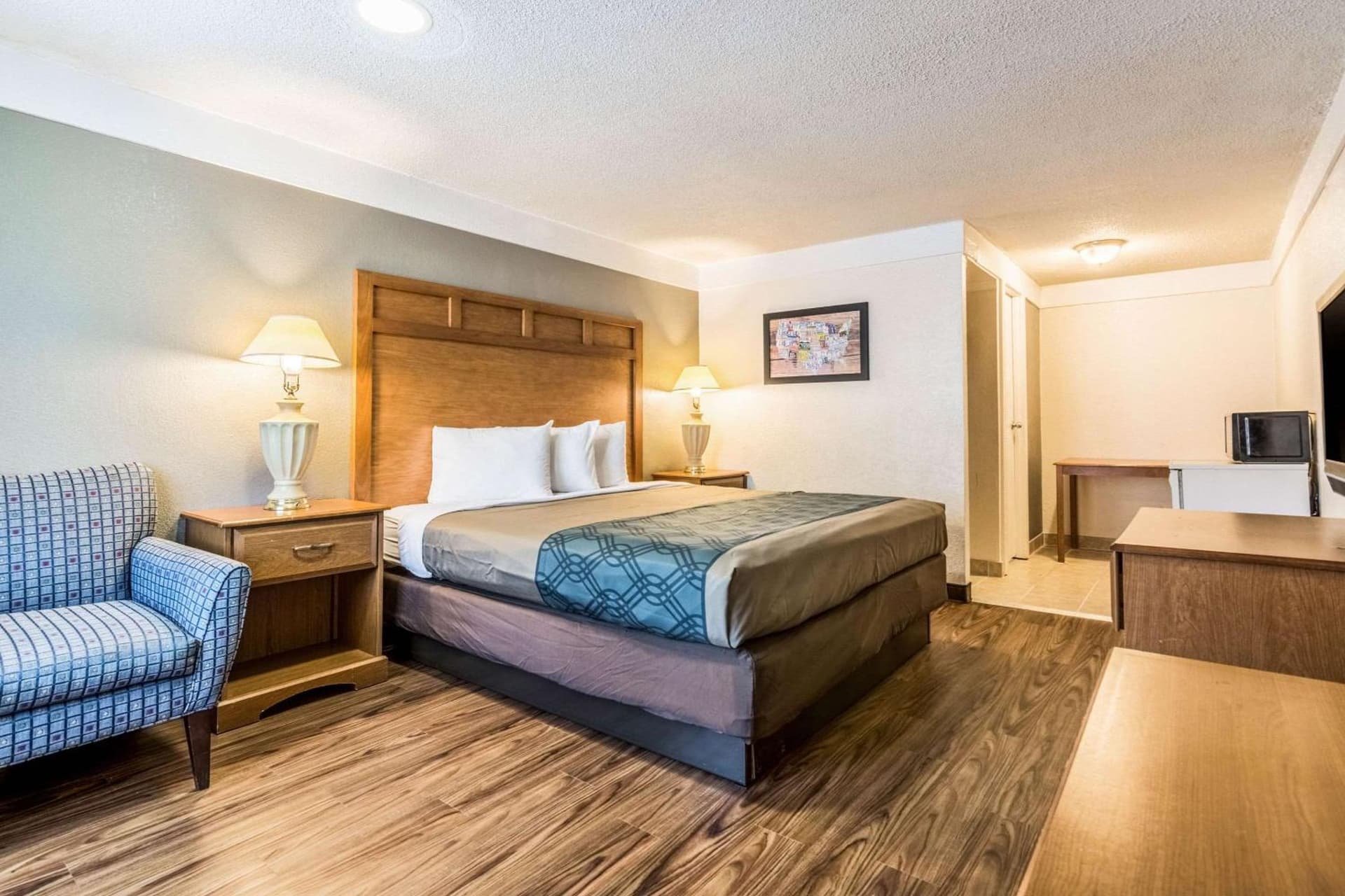 Econo Lodge Gastonia North gallery photo in Gastonia, NC — image 7