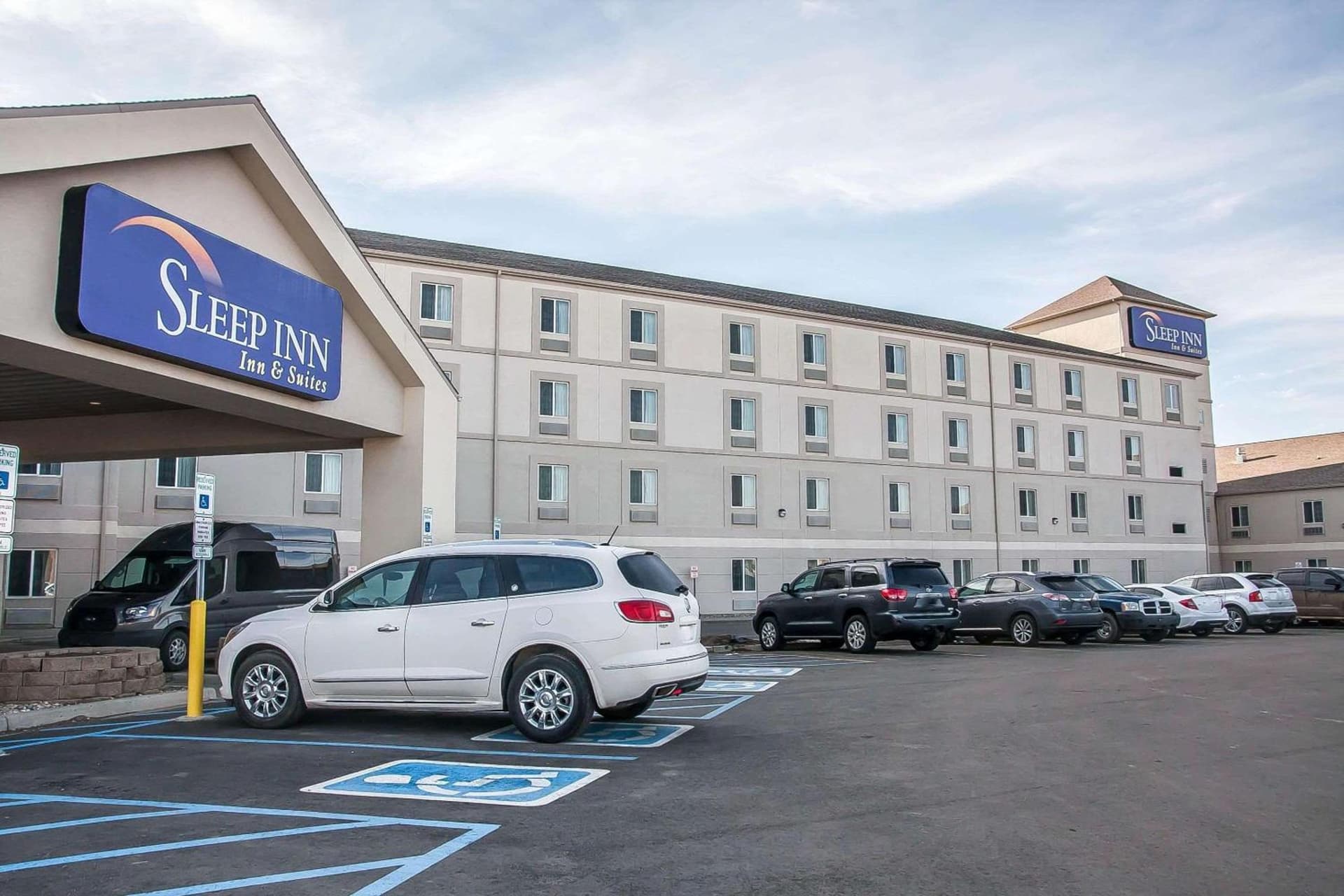 Sleep Inn & Suites Conference Center and Water Park property views in Minot, ND — gallery photo 3