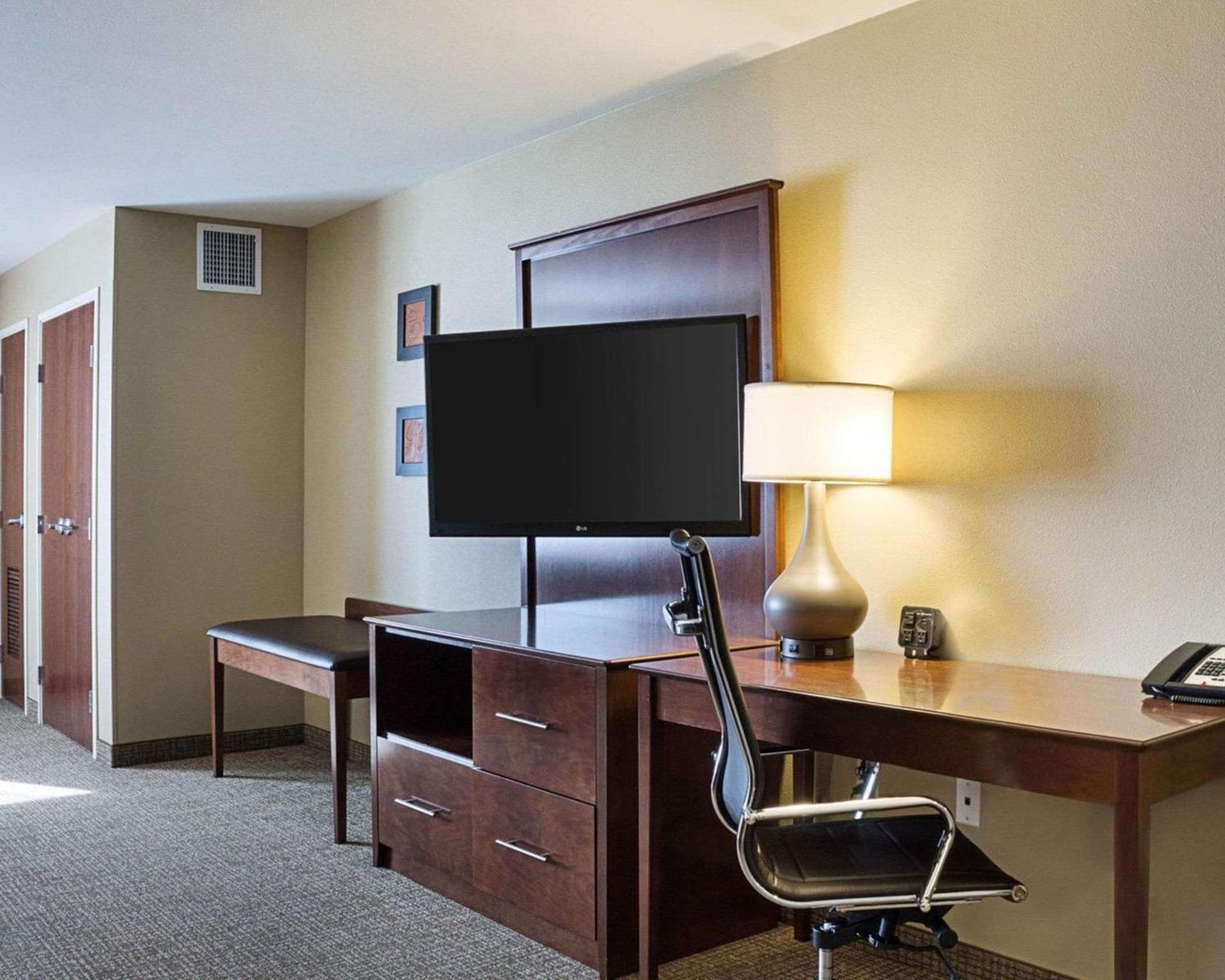 Comfort Suites Fargo Medical Center gallery photo in Fargo, ND — image 28