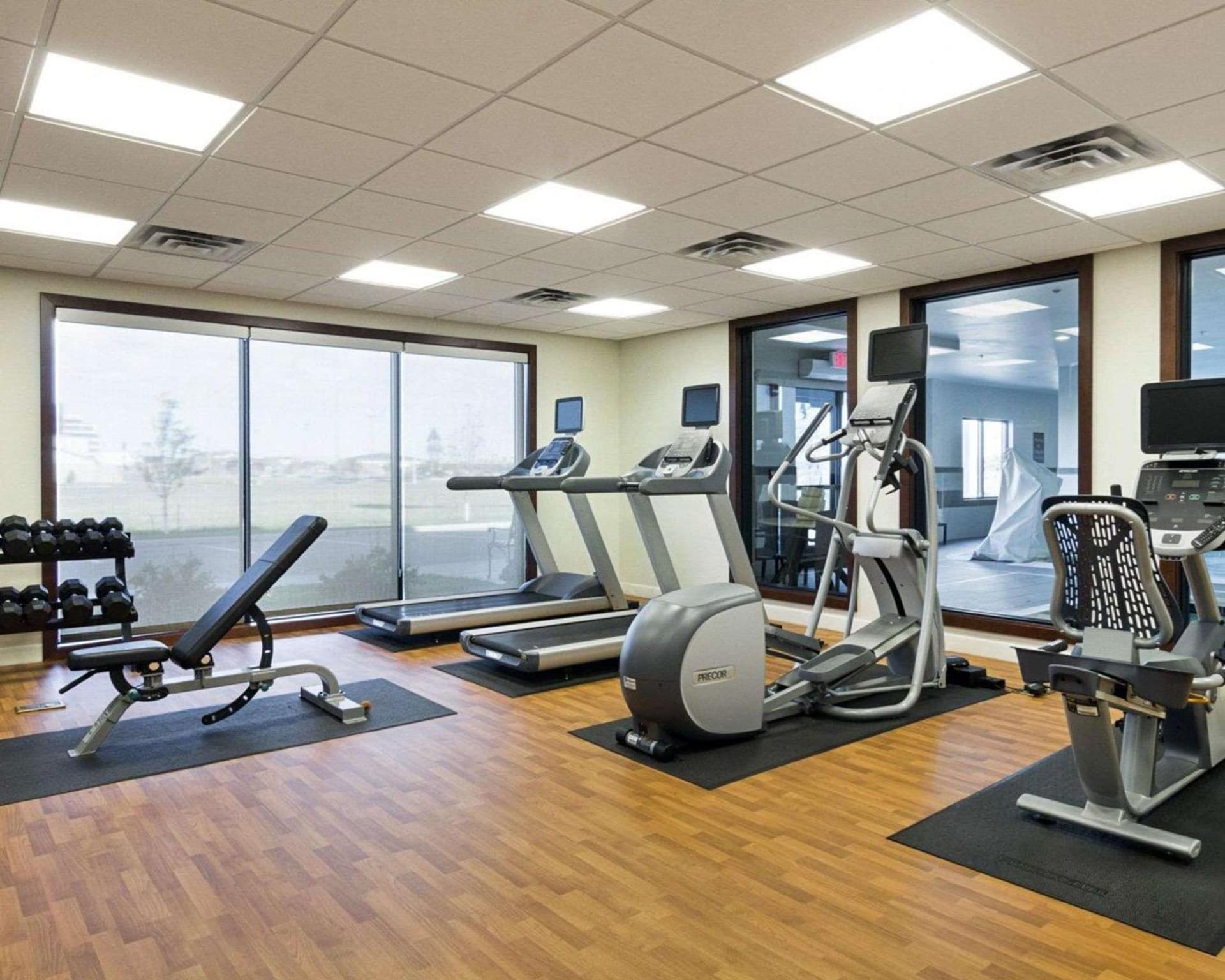 Comfort Suites Fargo Medical Center interior in Fargo, ND — gallery photo 2