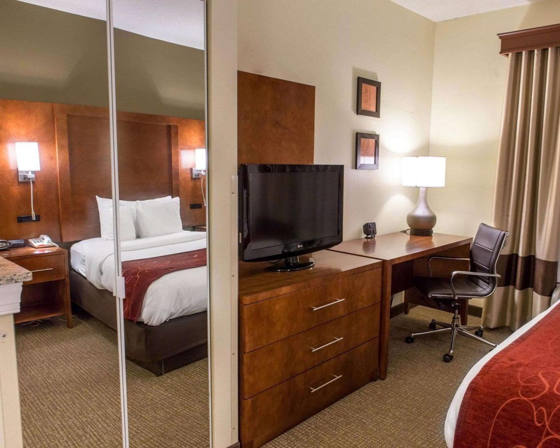 Comfort Suites Newark - Harrison gallery photo in Newark, NJ — image 22