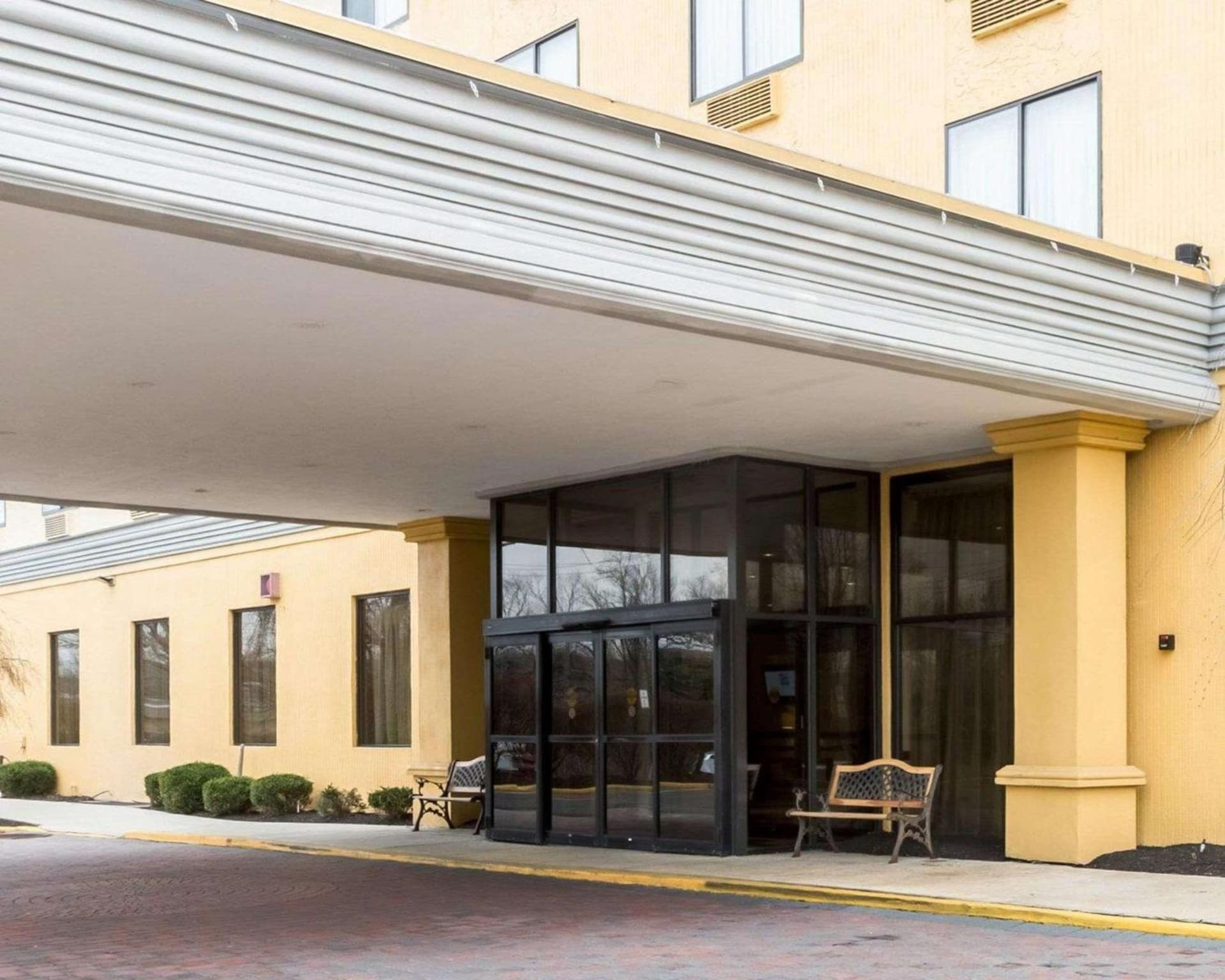 Clarion Hotel Somerset - New Brunswick property views in Somerset, NJ — gallery photo 3