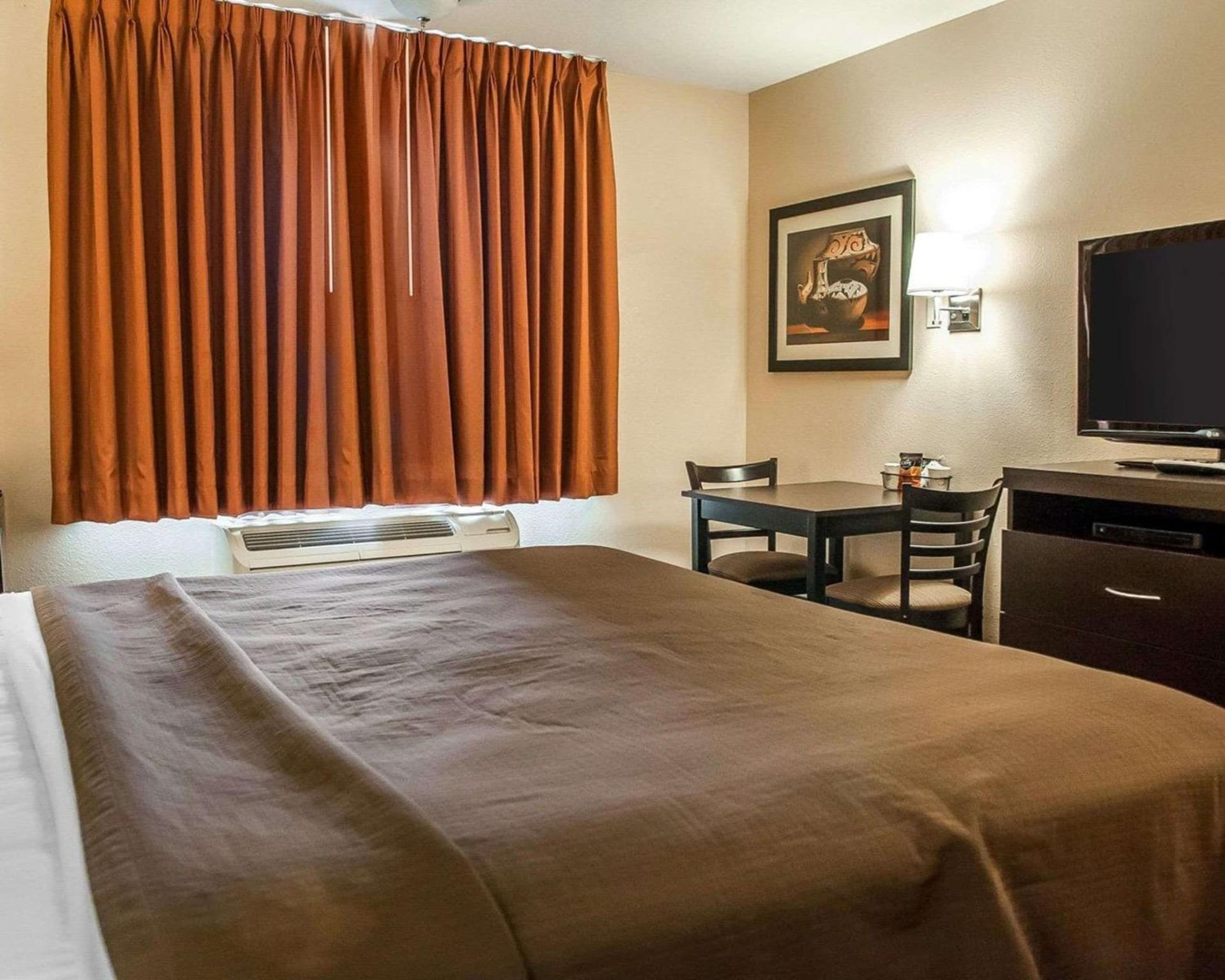 Econo Lodge Inn & Suites Santa Fe South gallery photo in Santa Fe, NM — image 24