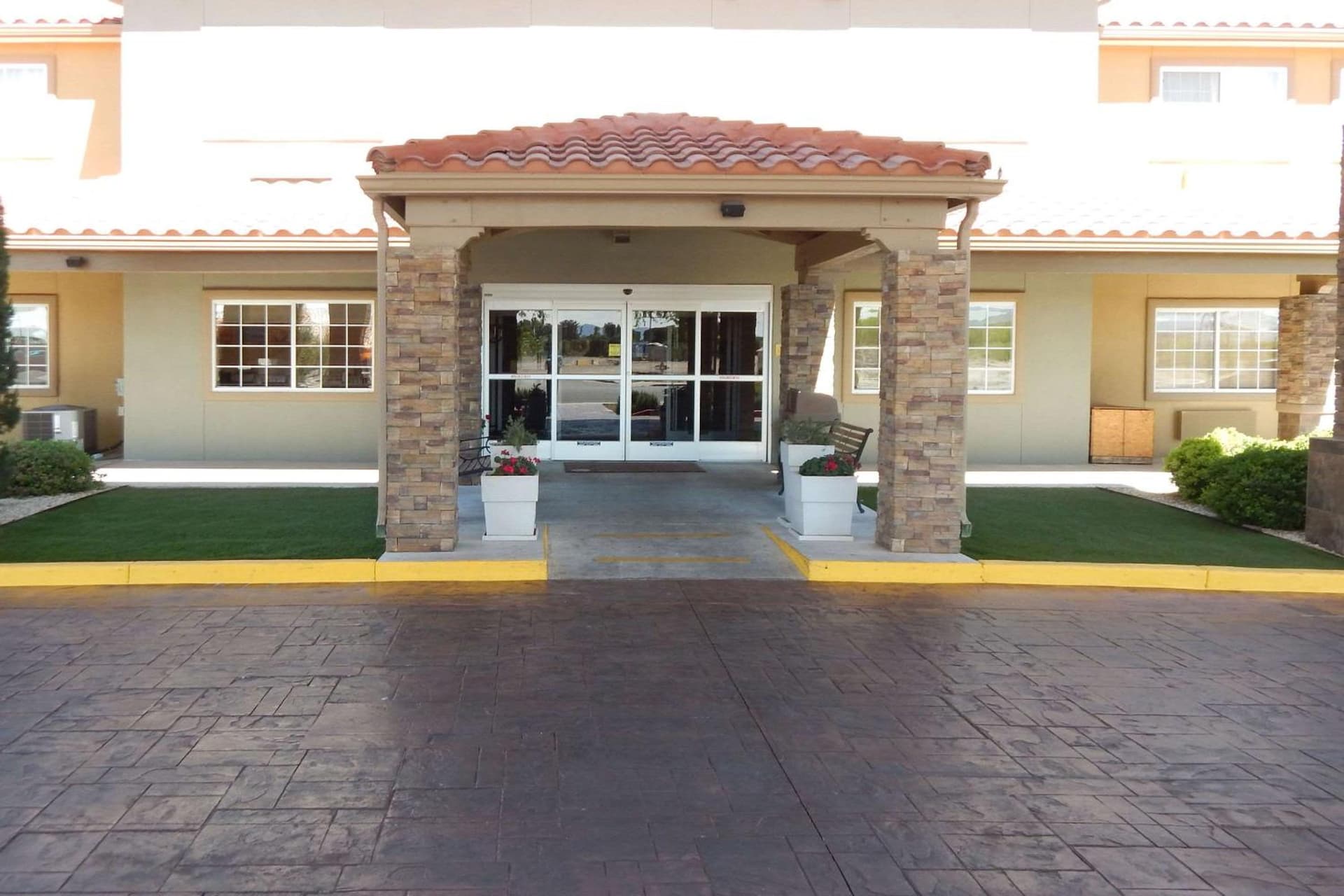 Comfort Inn & Suites Las Cruces Mesilla interior in Las Cruces, NM — gallery photo 2