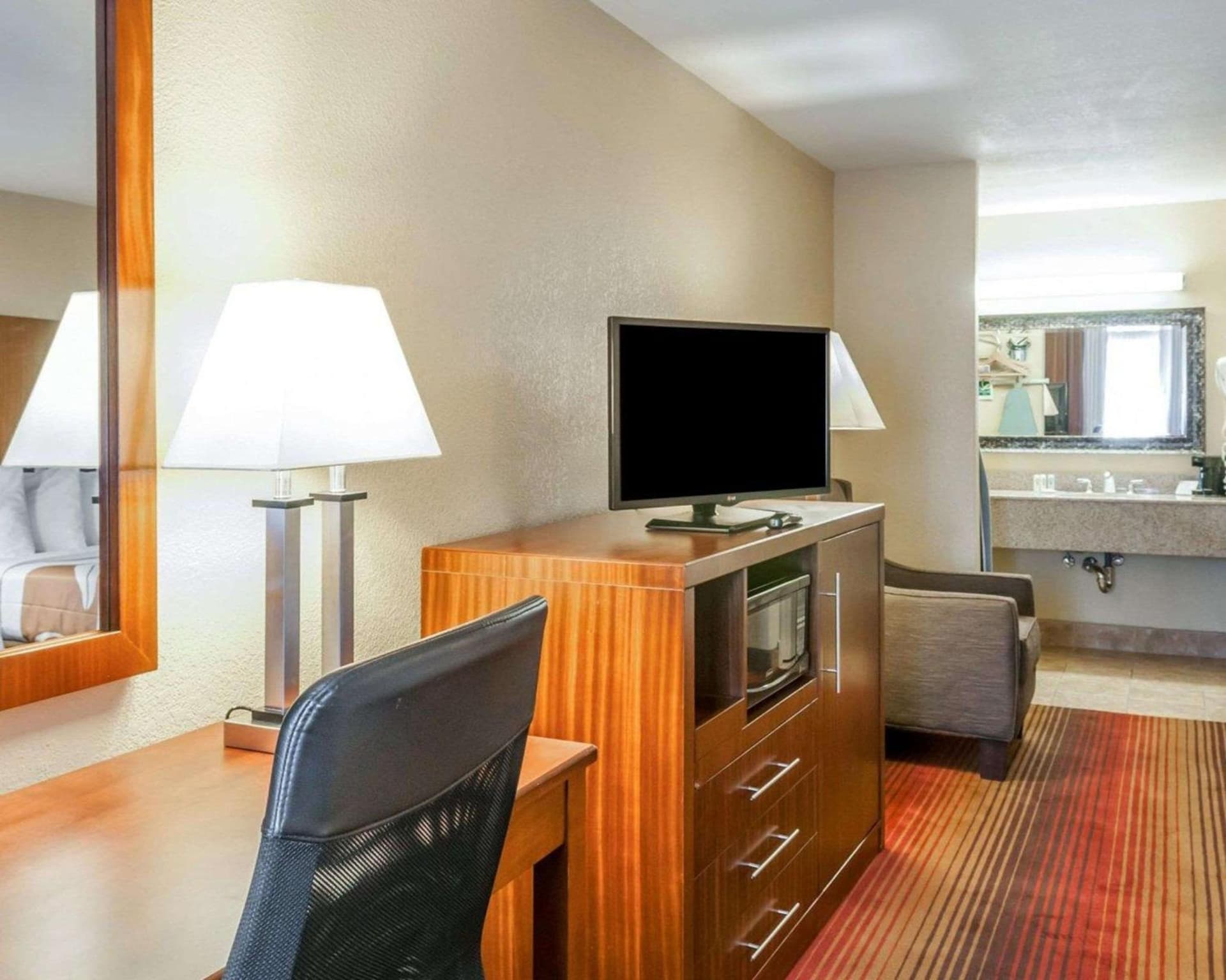 Quality Inn & Suites Albuquerque West interior in Albuquerque, NM — gallery photo 2