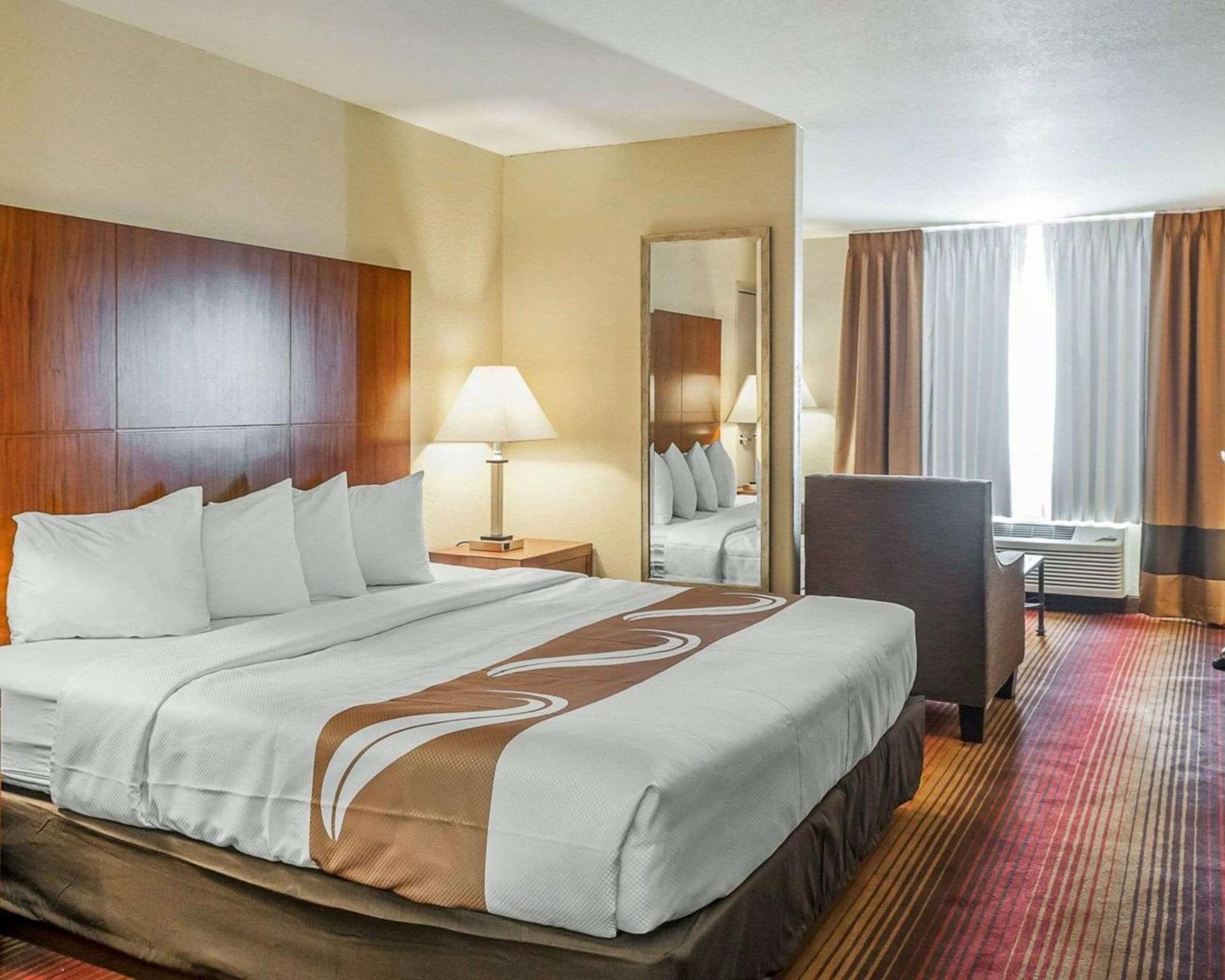 Quality Inn & Suites Albuquerque West gallery photo in Albuquerque, NM — image 8
