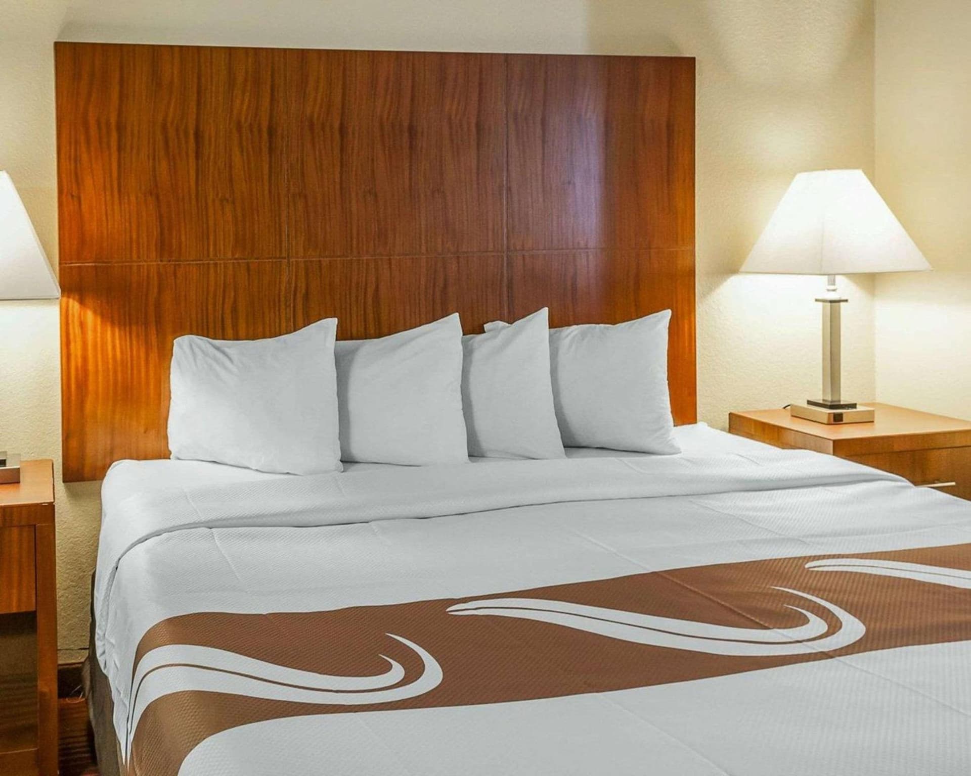 Quality Inn & Suites Albuquerque West interior in Albuquerque, NM — gallery photo 2