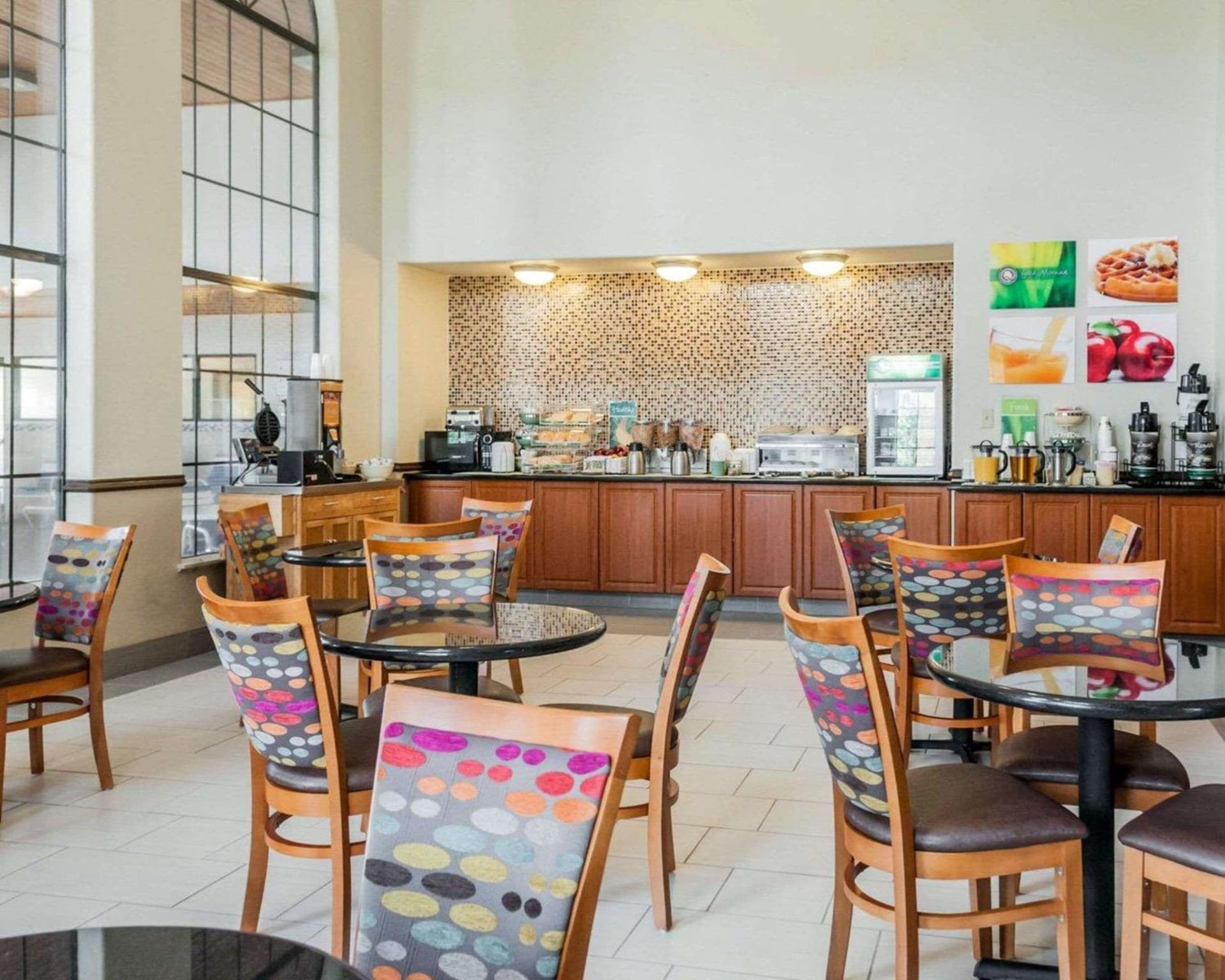 Quality Inn & Suites Albuquerque West gallery photo in Albuquerque, NM — image 18