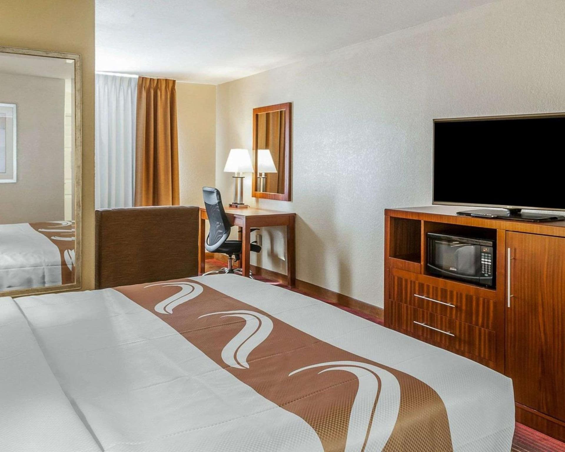 Quality Inn & Suites Albuquerque West gallery photo in Albuquerque, NM — image 5
