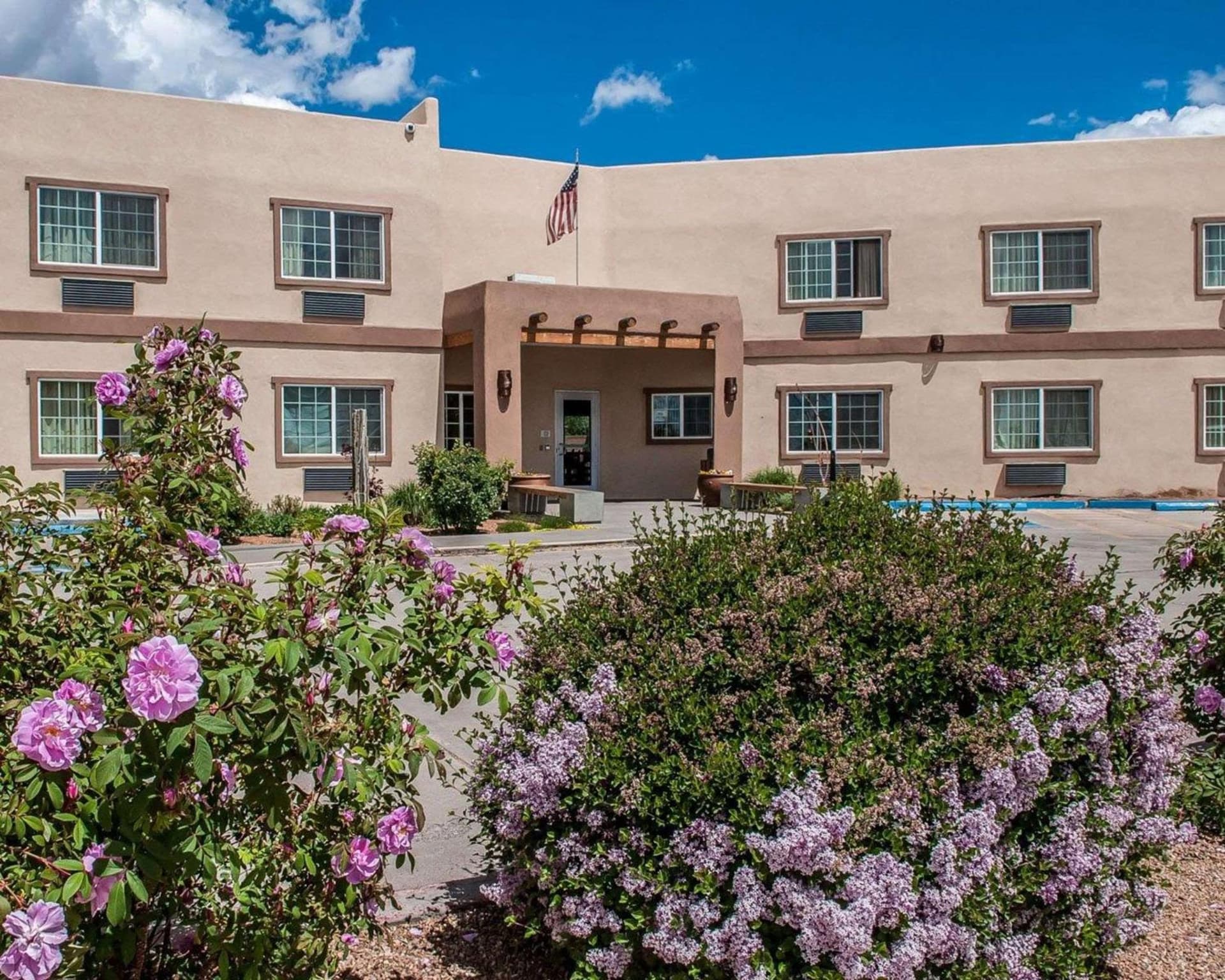 Econo Lodge Inn & Suites Santa Fe South property views in Santa Fe, NM — gallery photo 3
