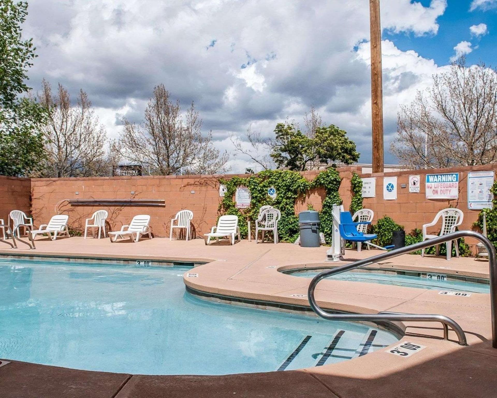 Econo Lodge Inn & Suites Santa Fe South gallery photo in Santa Fe, NM — image 27
