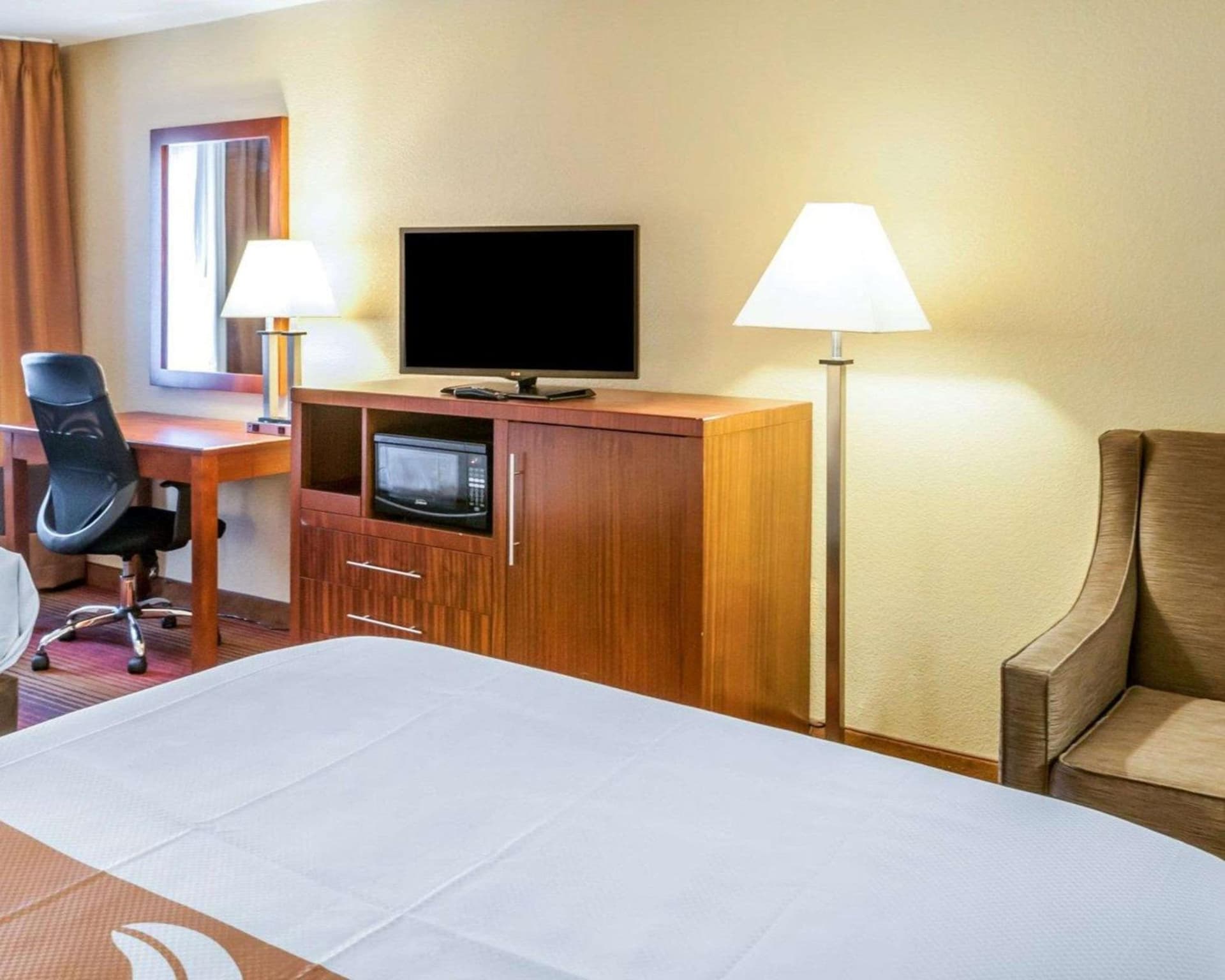 Quality Inn & Suites Albuquerque West gallery photo in Albuquerque, NM — image 6