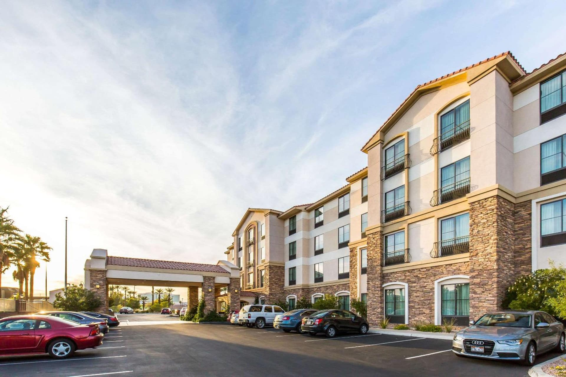 Comfort Inn & Suites Henderson - Las Vegas interior in Las Vegas, NV — gallery photo 2