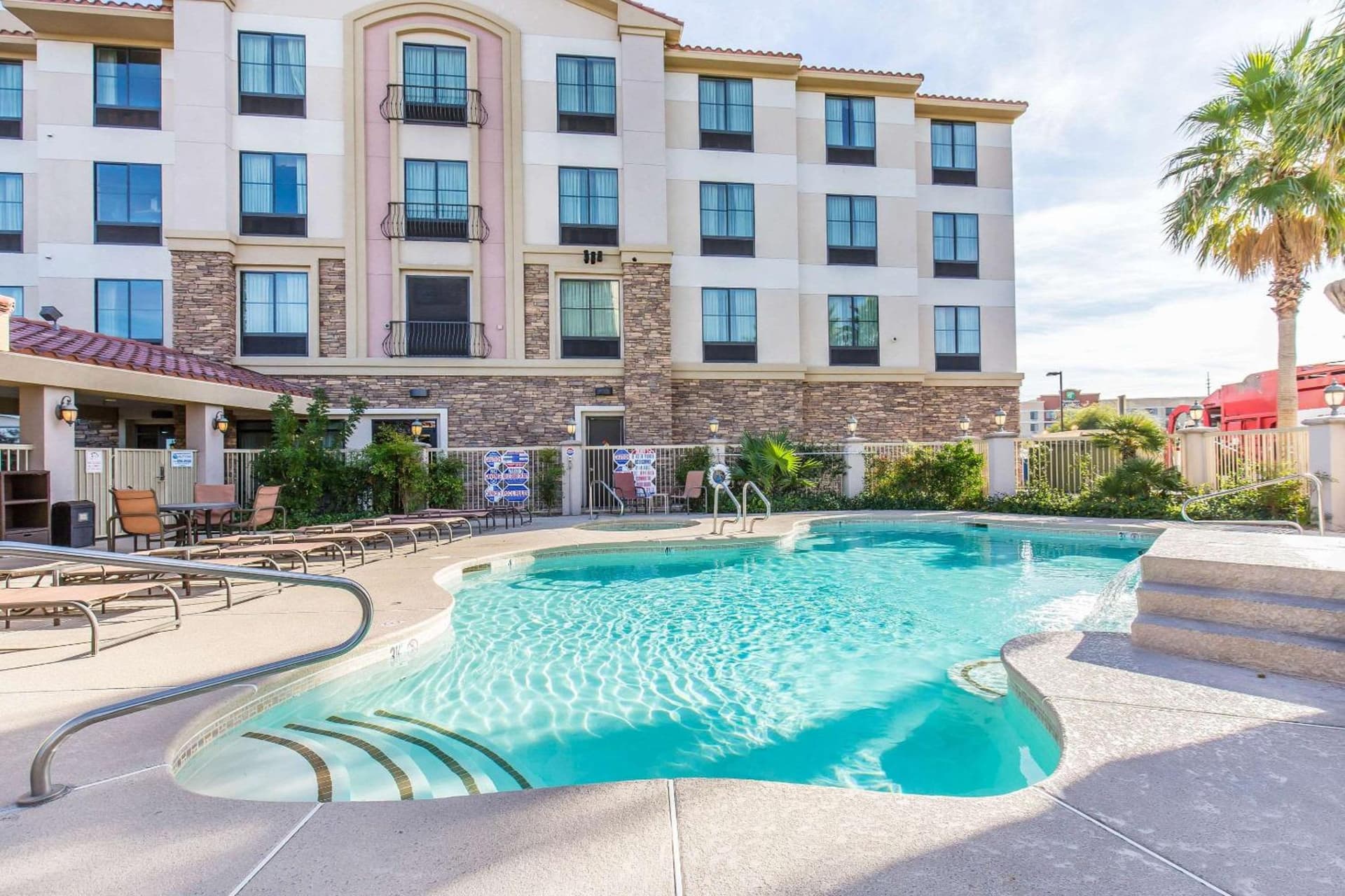 Comfort Inn & Suites Henderson - Las Vegas gallery photo in Las Vegas, NV — image 39