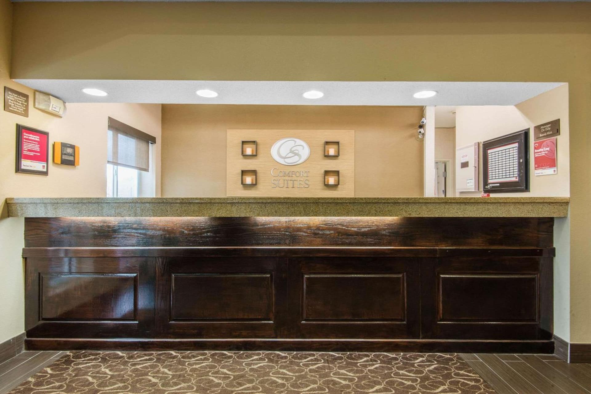Comfort Suites Rochester Henrietta University Area property views in Henrietta, NY — gallery photo 3