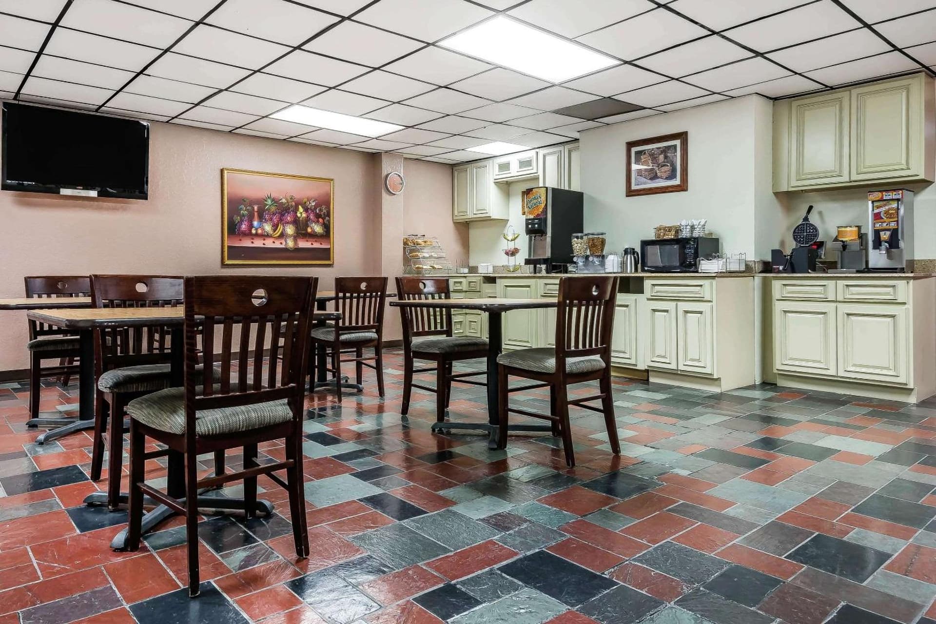 Quality Inn & Suites Binghamton Vestal gallery photo in Binghamton, NY — image 16