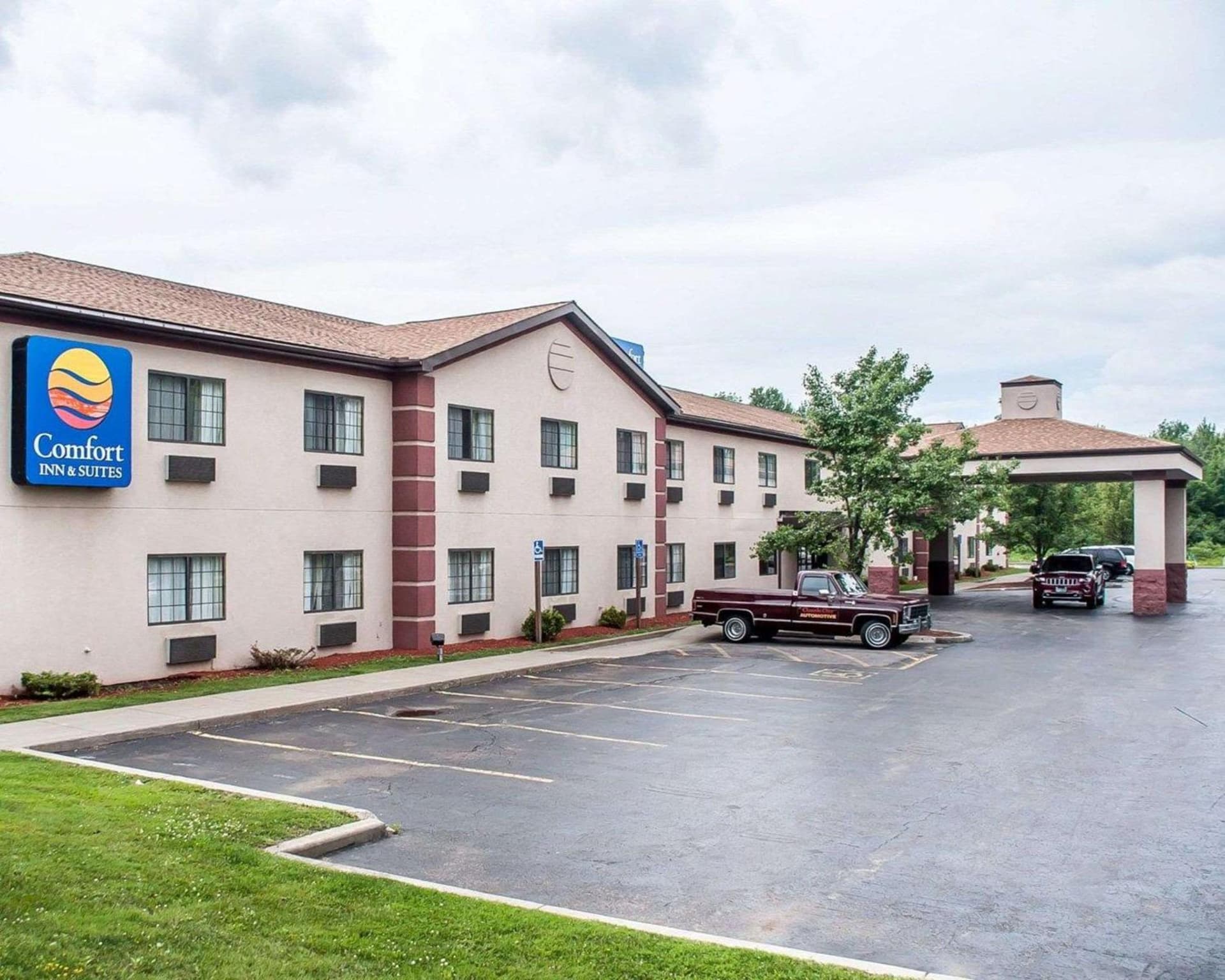 Comfort Inn & Suites Hamburg - Buffalo South featured exterior or lobby in Hamburg, NY — similar hotel