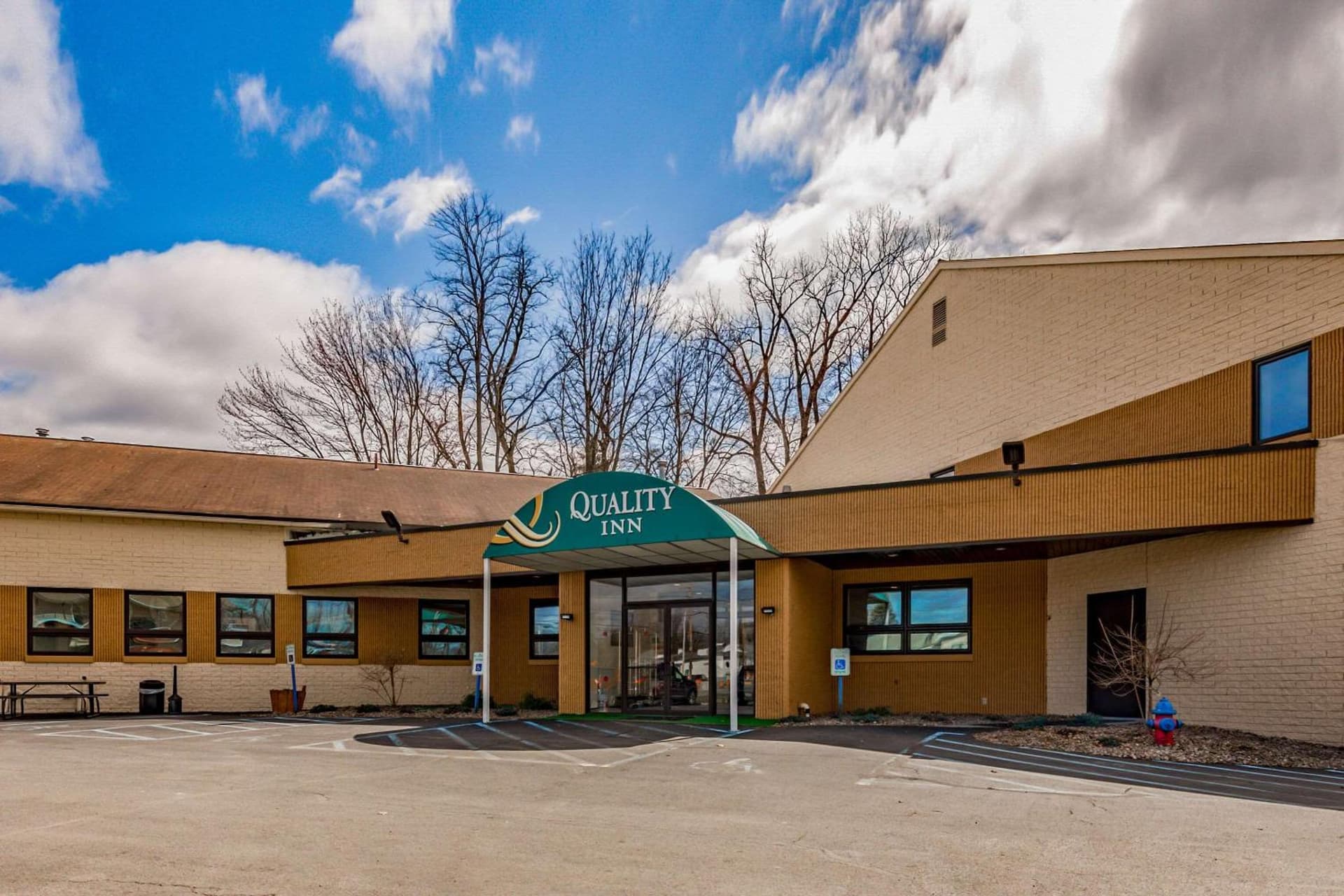 Quality Inn Schenectady - Albany featured exterior or lobby in Schenectady, NY — similar hotel