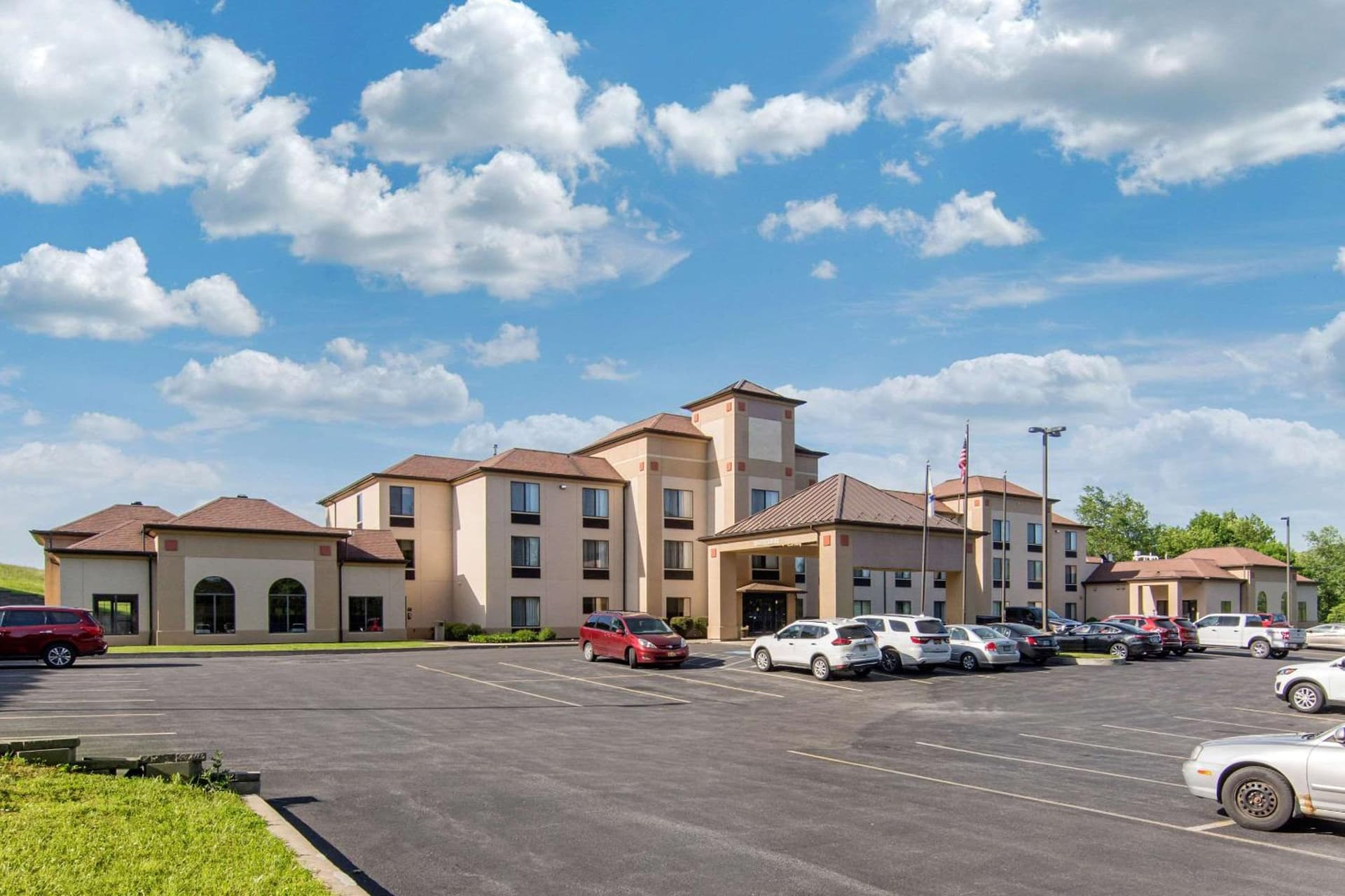 City Express by Marriott Milford Cooperstown featured exterior or lobby in Cooperstown, NY — similar hotel