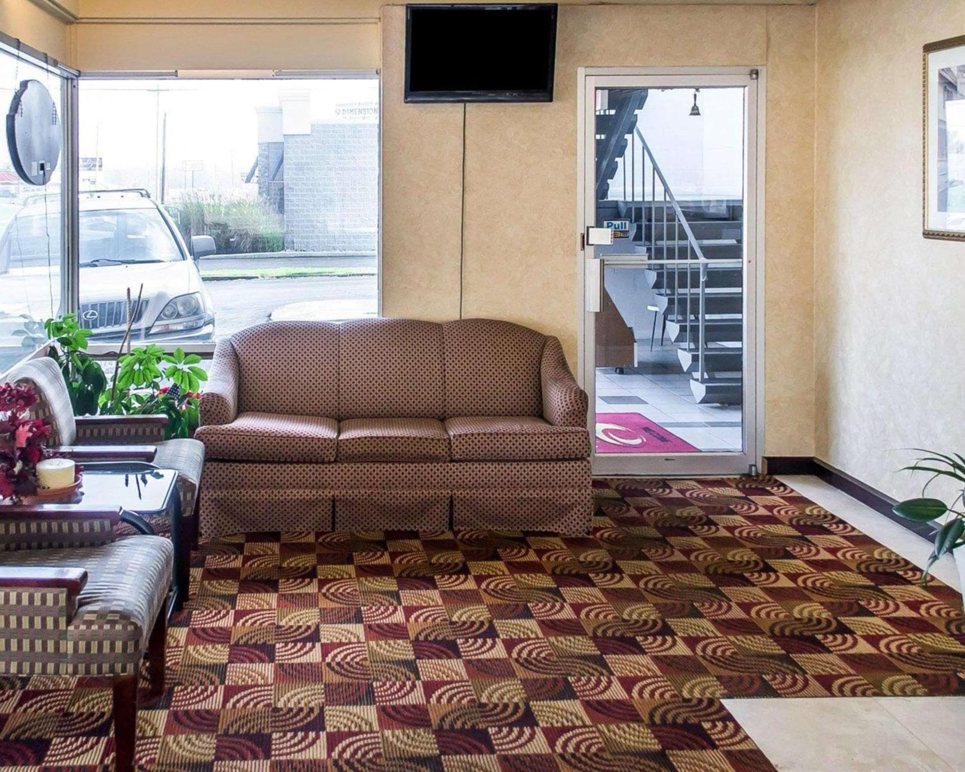 Economy Inn & Suites — hotel in Warren, Ohio