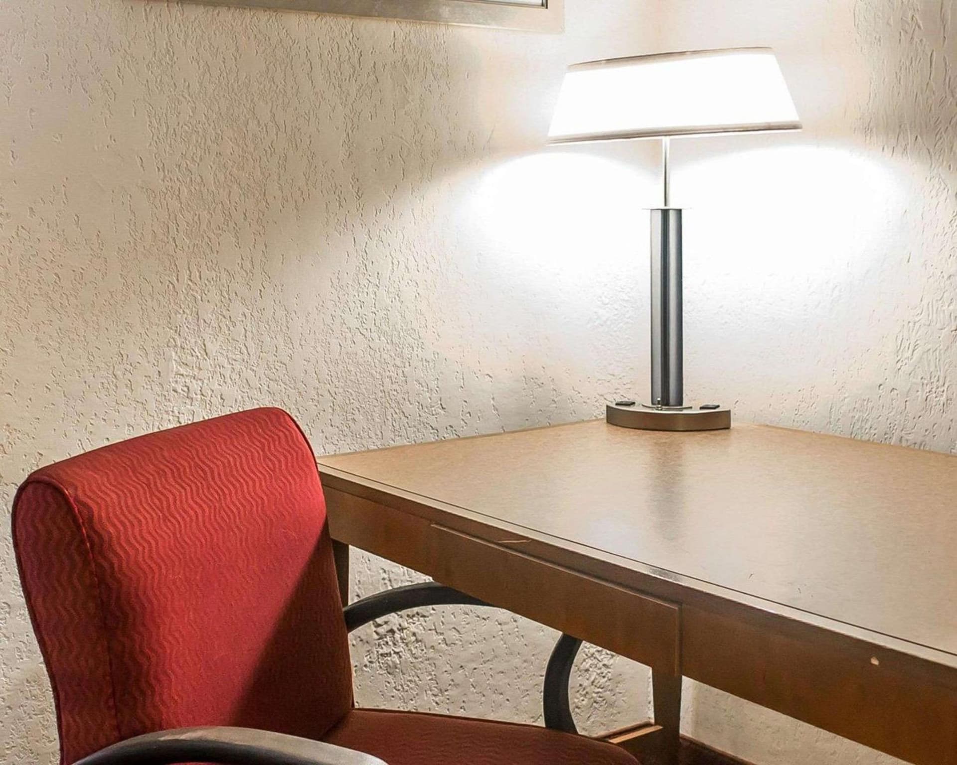 Economy Inn & Suites property views in Warren, OH — gallery photo 3
