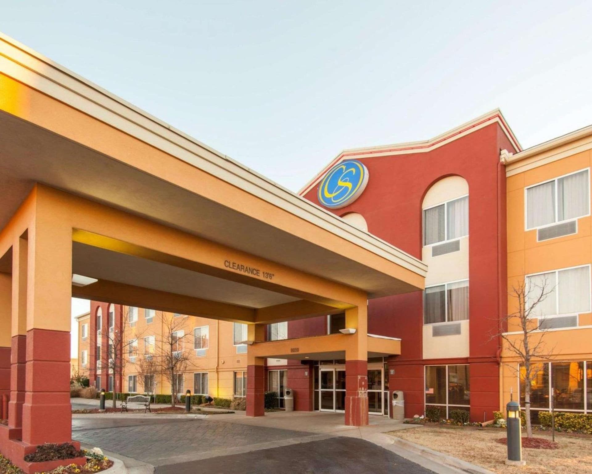 Comfort Suites Tulsa Central interior in Tulsa, OK — gallery photo 2