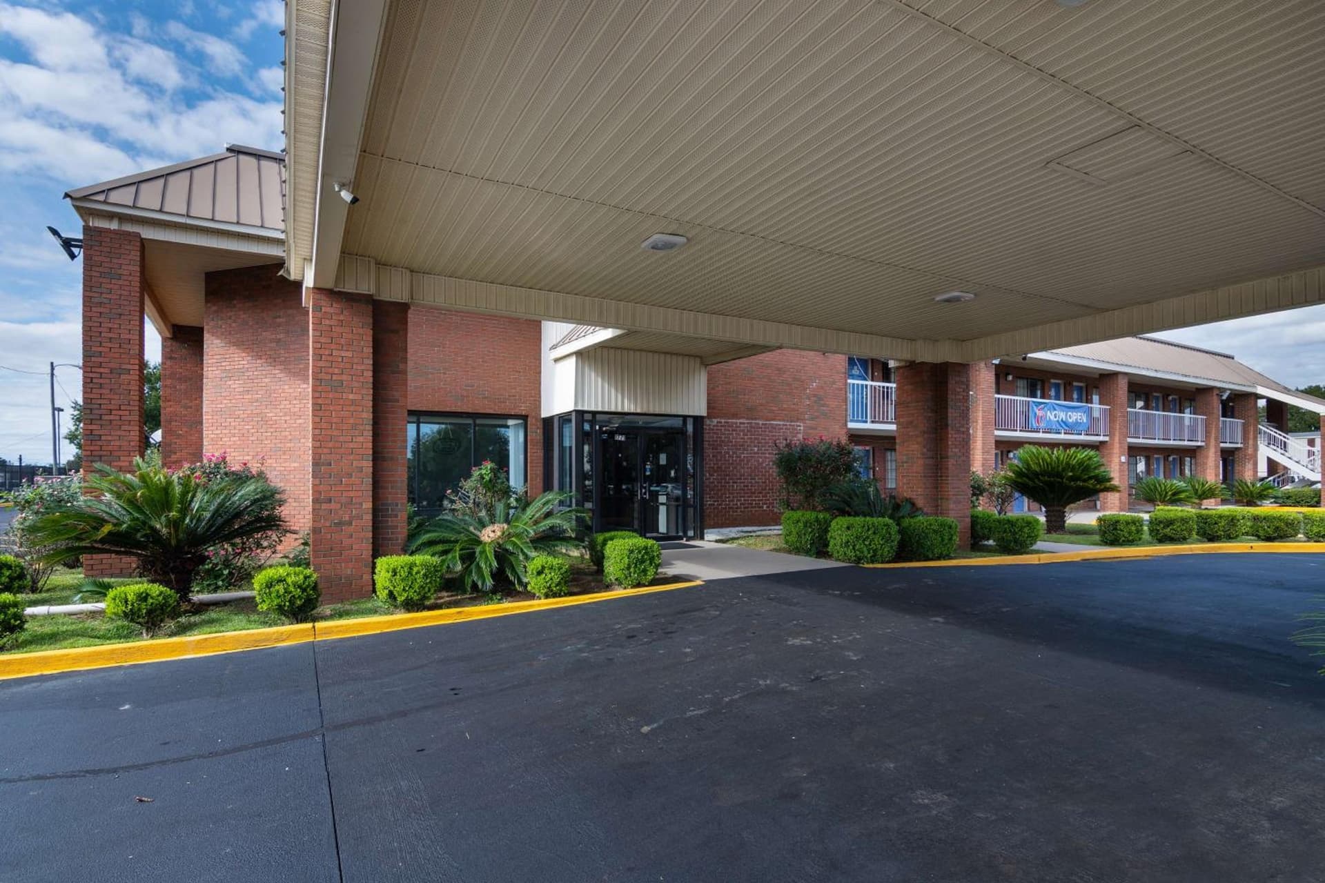 Motel 6-Montgomery, AL - Coliseum interior in Montgomery, AL — gallery photo 2
