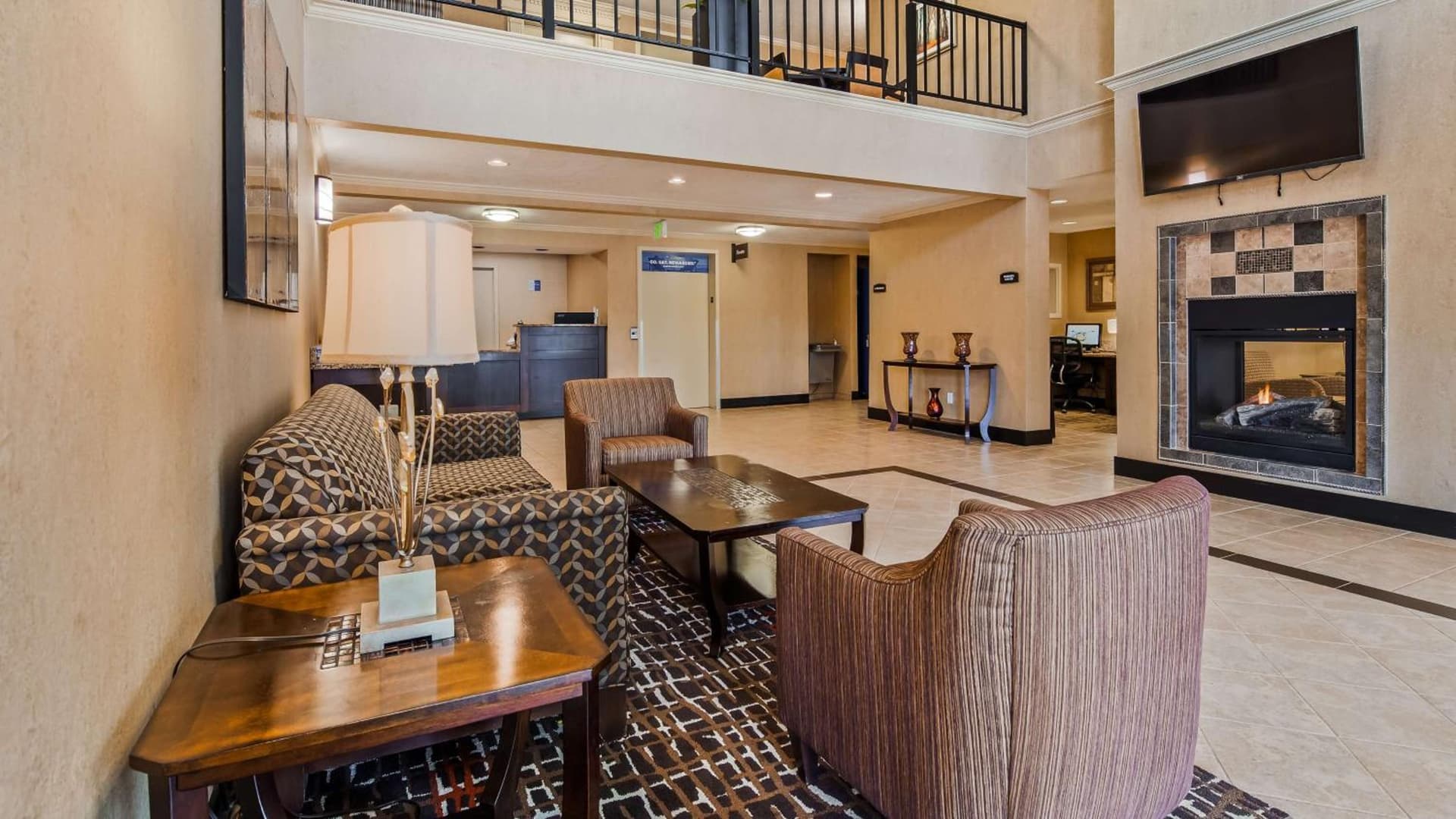 Best Western Plus Grand Manor Inn interior in Springfield, OR — gallery photo 2