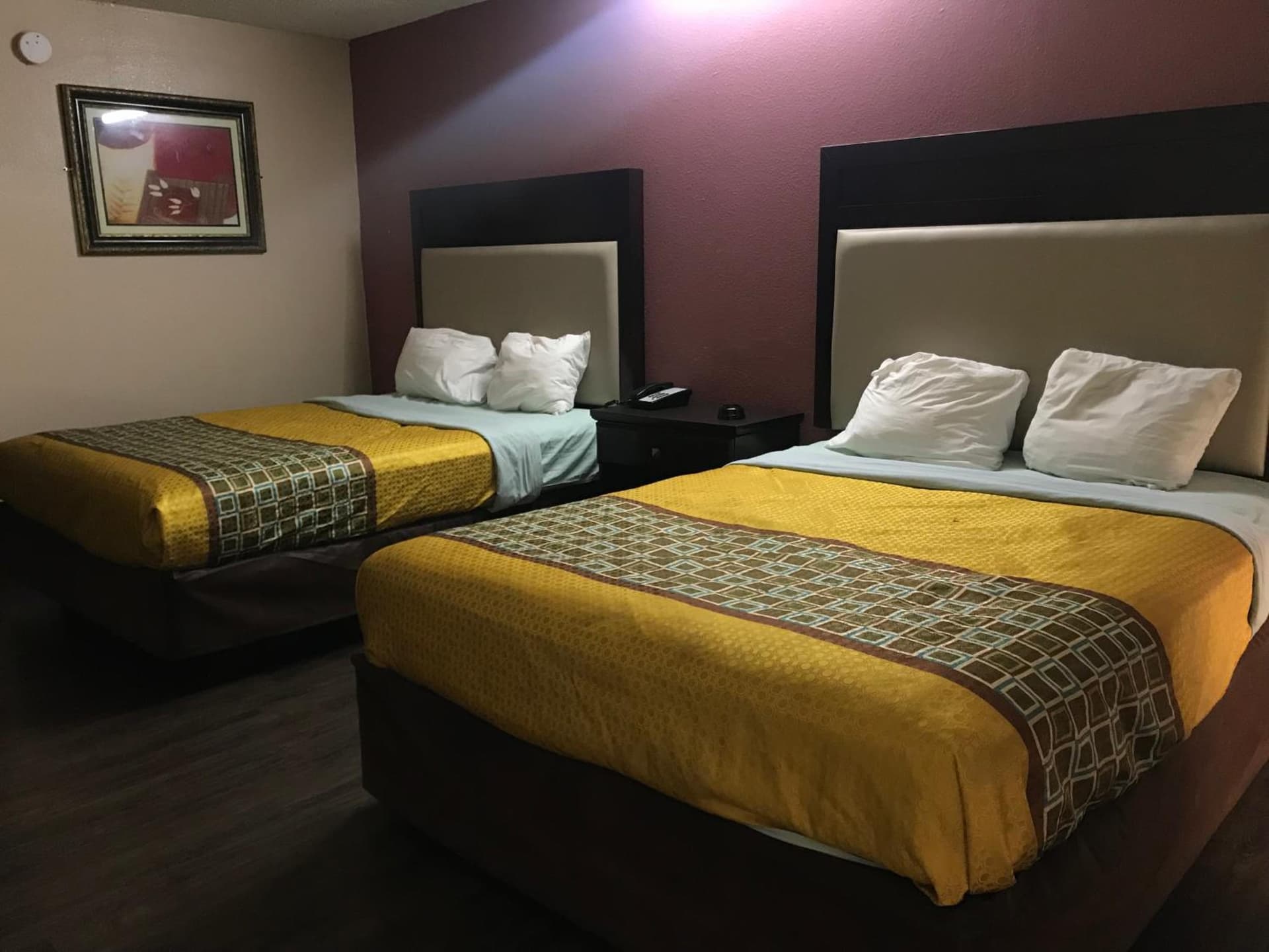 Express Inn interior in Lafayette, LA — gallery photo 2