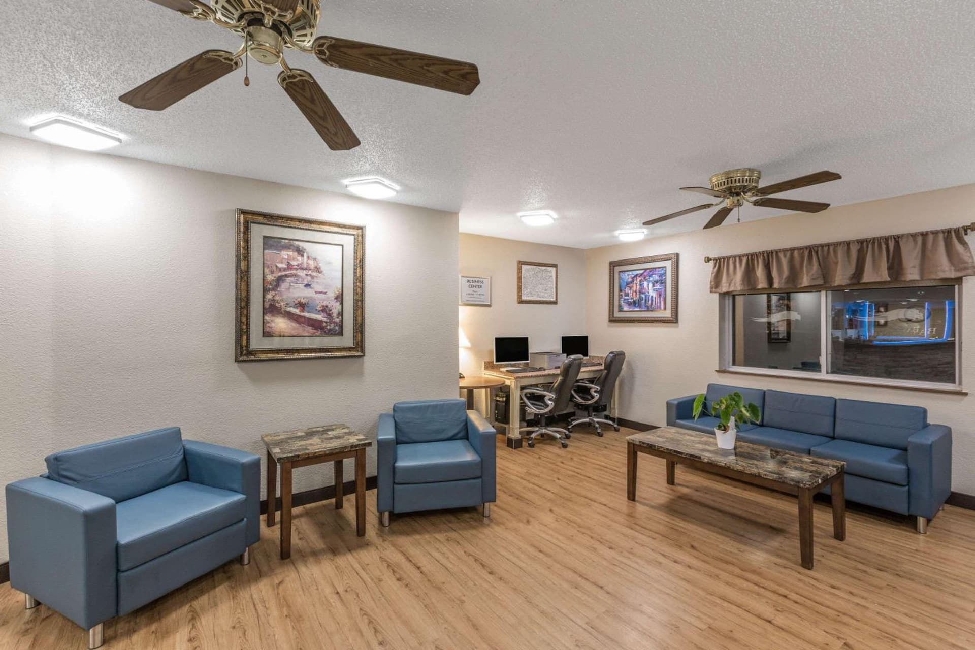 Baymont by Wyndham Fort Dodge interior in Fort Dodge, IA — gallery photo 2