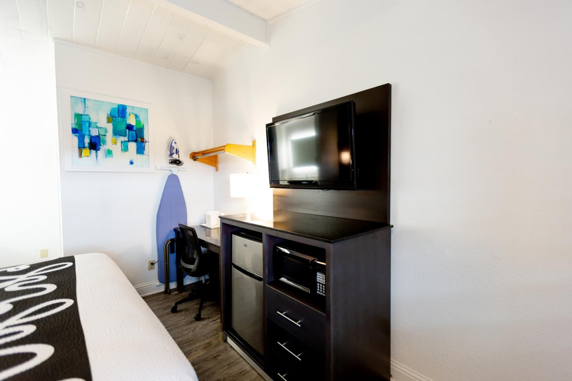 SureStay Hotel by Best Western Seaside Monterey gallery photo in Seaside, CA — image 18