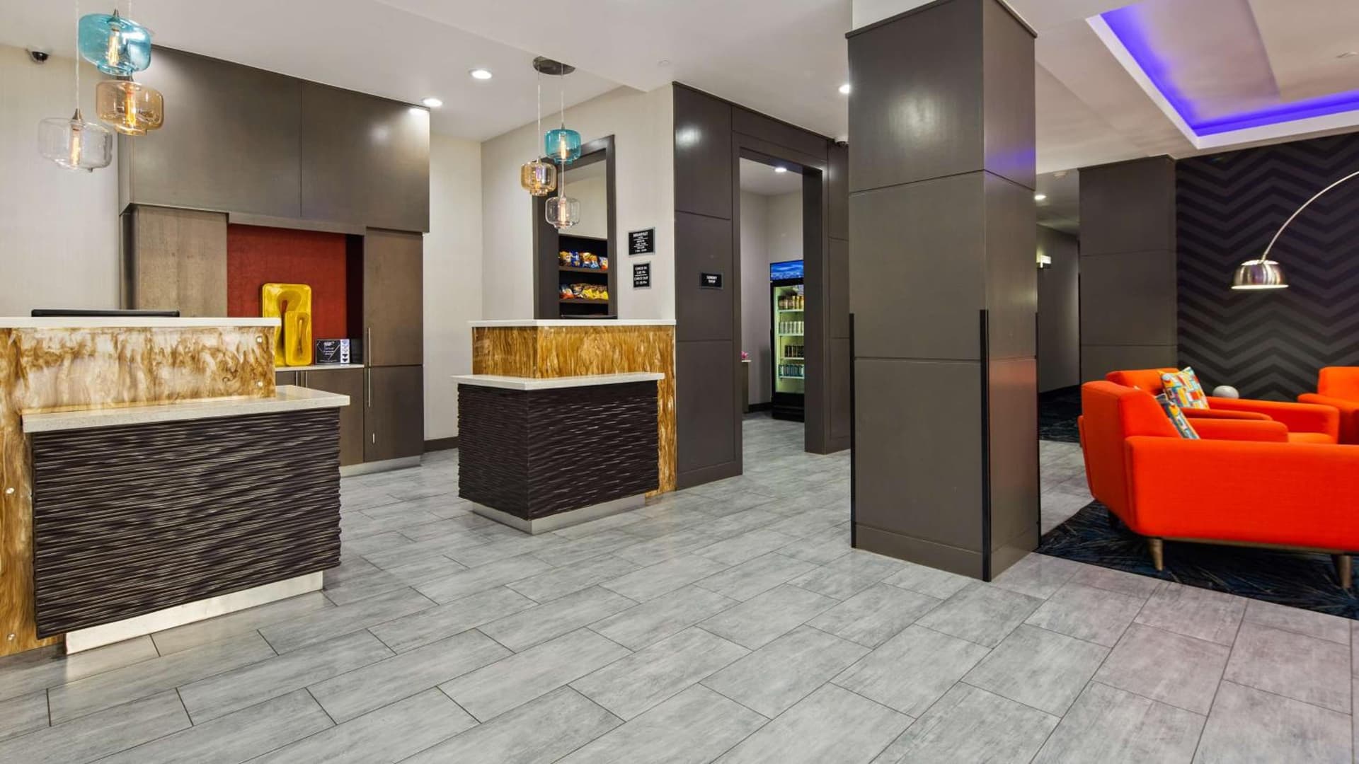 Best Western PLUS Inn of Muskogee interior in Muskogee, OK — gallery photo 2