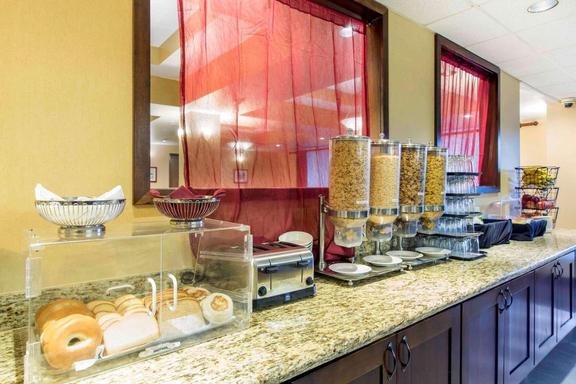 The Oaks Hotel & Suites gallery photo in Paso Robles — image 9