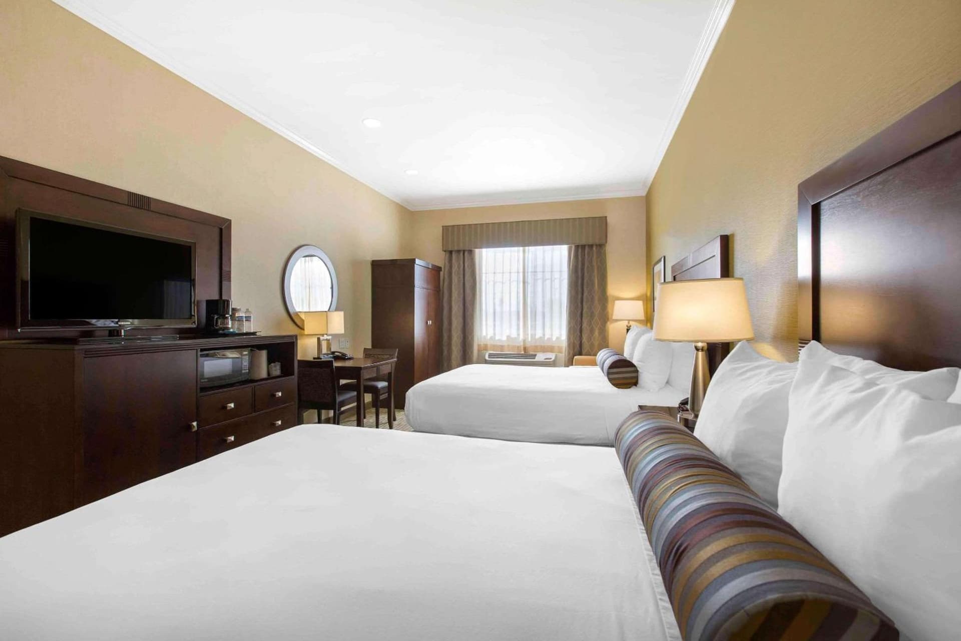 The Oaks Hotel & Suites gallery photo in Paso Robles — image 33