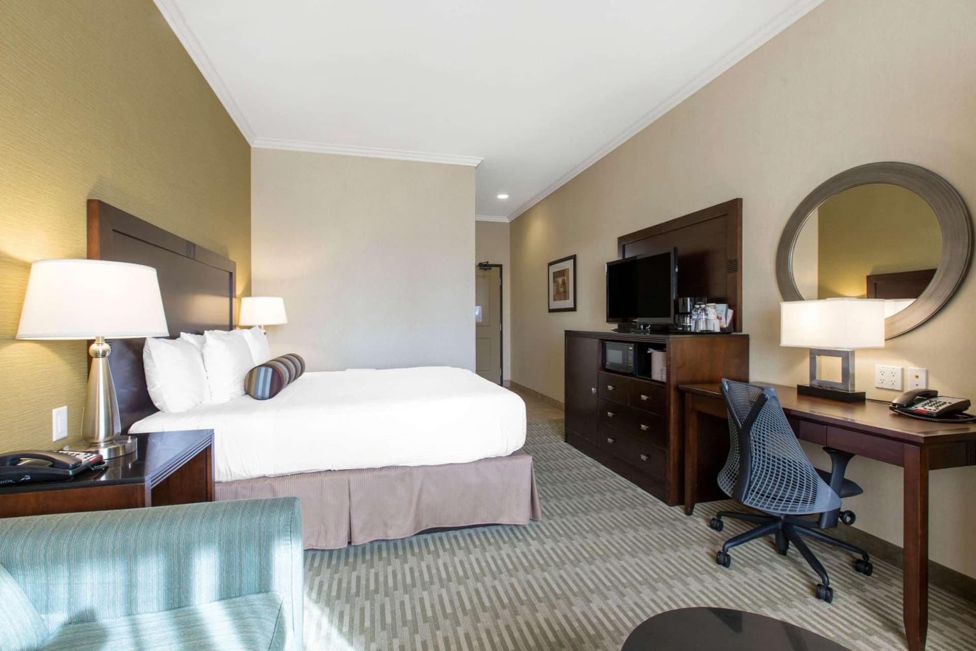 The Oaks Hotel & Suites gallery photo in Paso Robles — image 6