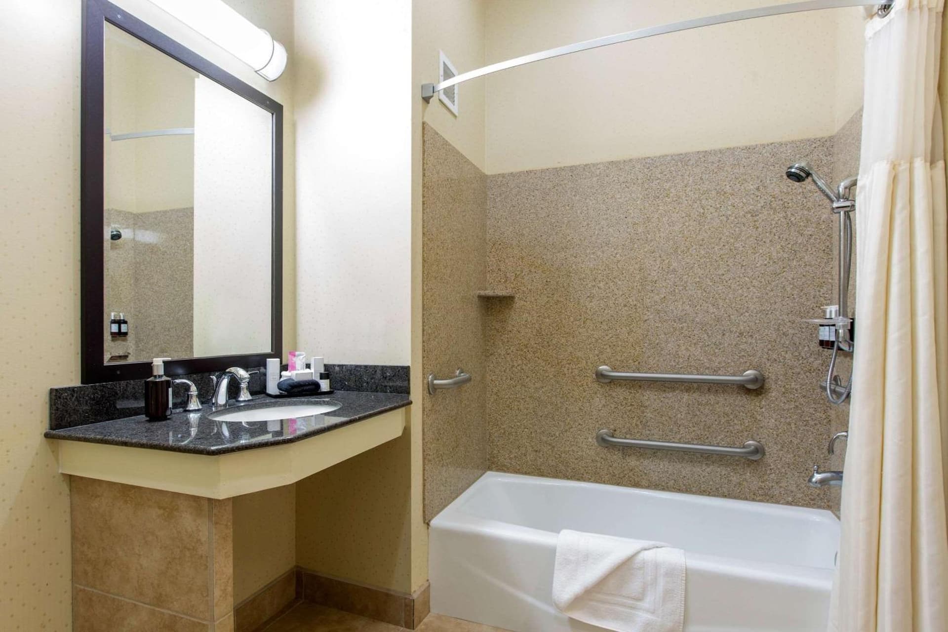 The Oaks Hotel & Suites gallery photo in Paso Robles — image 31