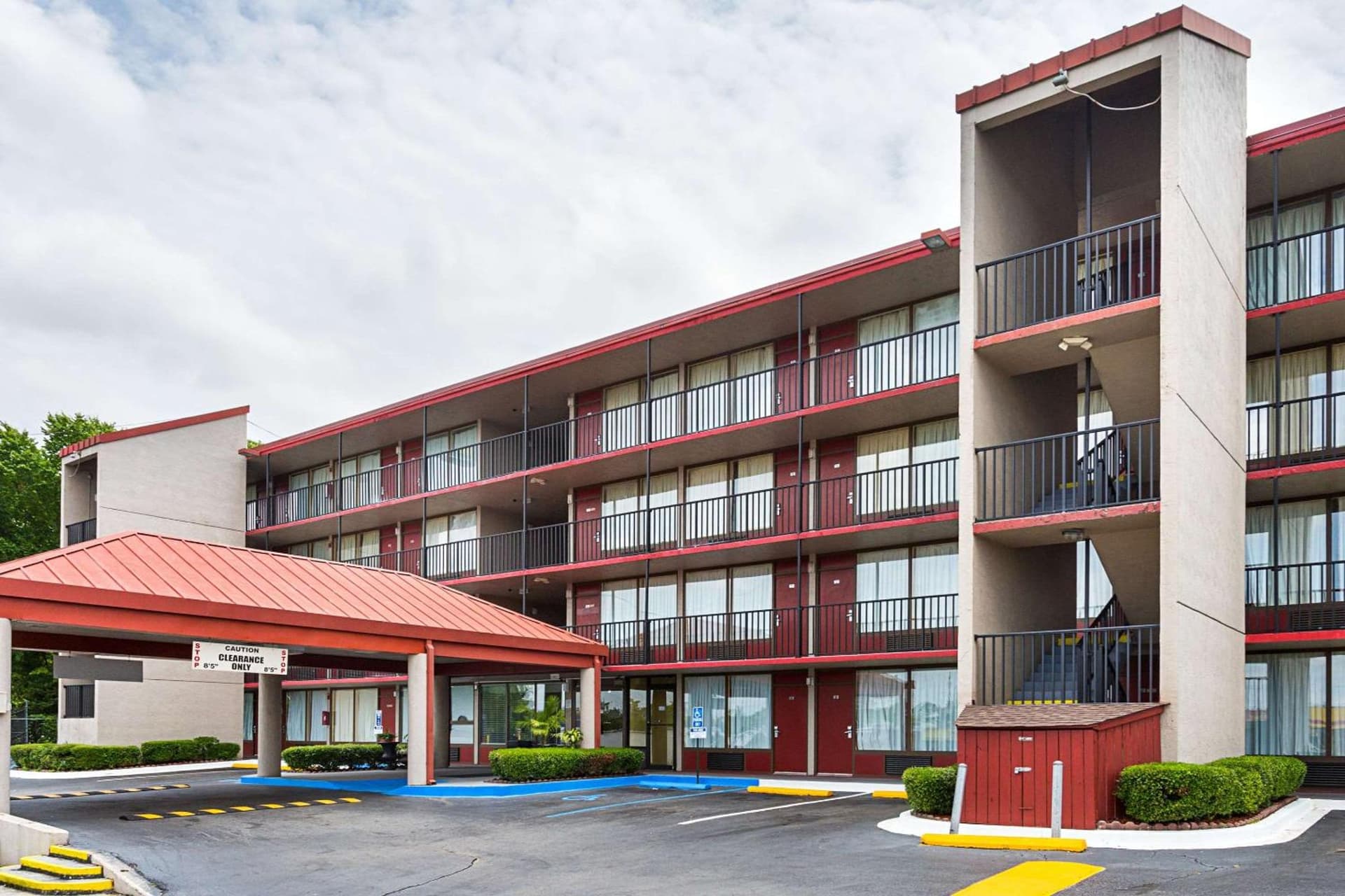 Parkway Inn of Birmingham featured exterior or lobby in Birmingham, AL — similar hotel