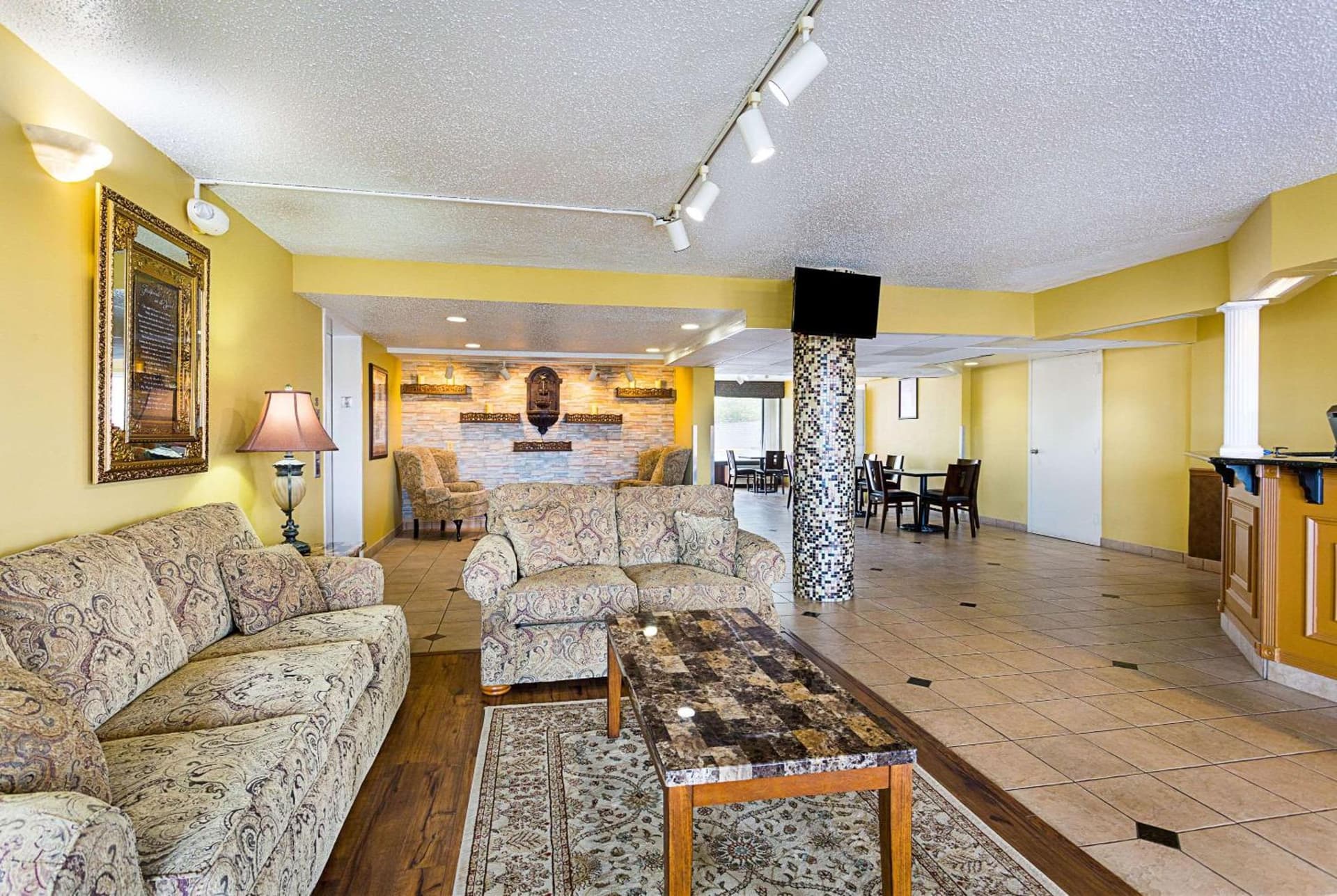 Parkway Inn of Birmingham property views in Birmingham, AL — gallery photo 3