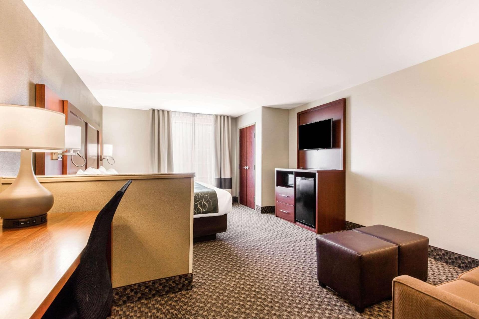 Comfort Suites Tuscaloosa near University interior in Tuscaloosa, AL — gallery photo 2