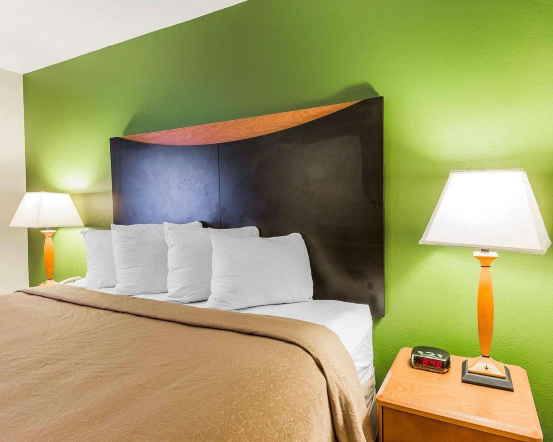 Quality Inn & Suites Birmingham - Highway 280 gallery photo in Birmingham, AL — image 13