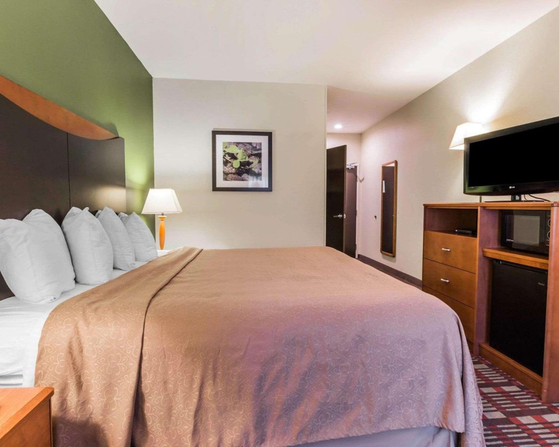 Quality Inn & Suites Birmingham - Highway 280 gallery photo in Birmingham, AL — image 11