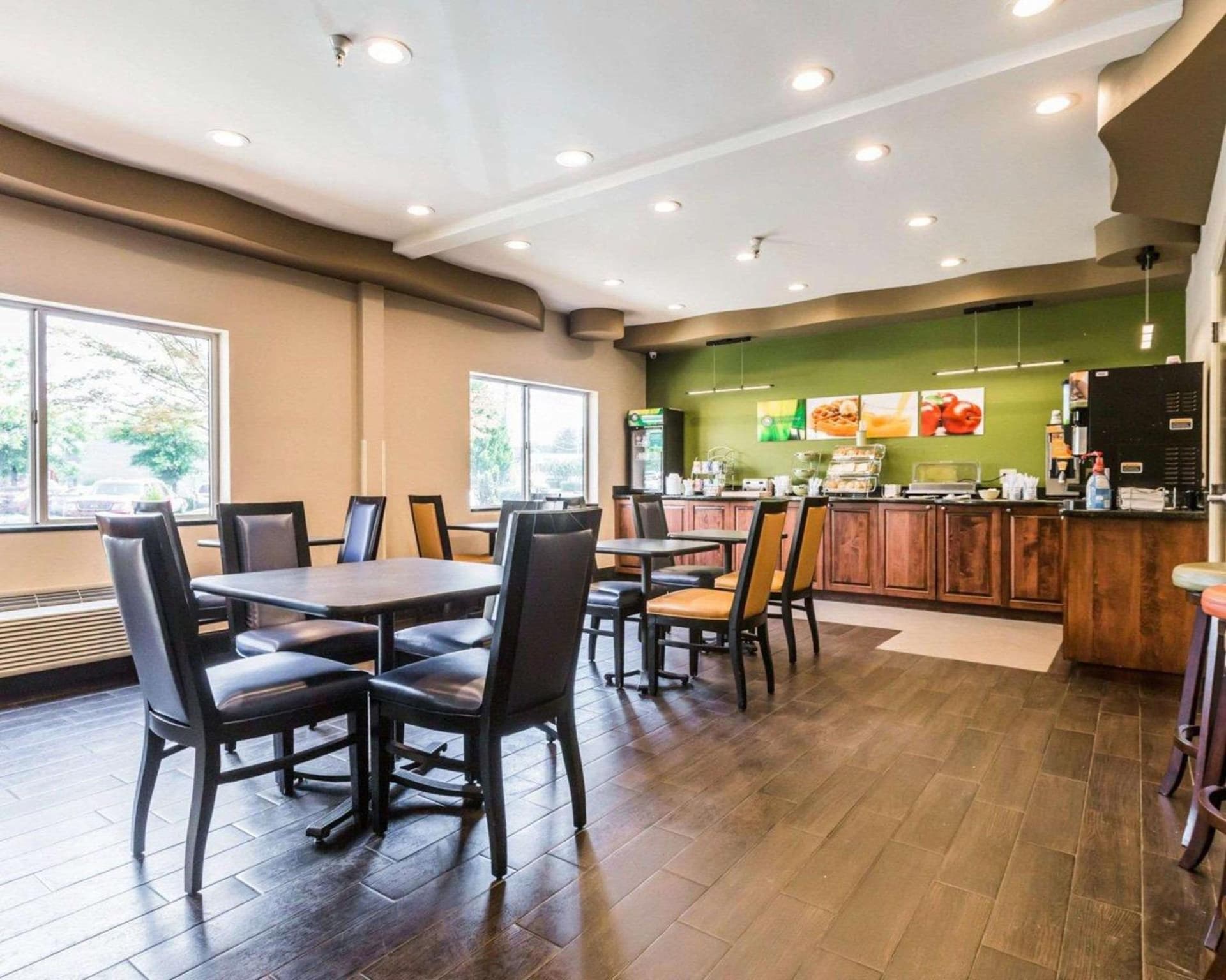 Quality Inn & Suites Birmingham - Highway 280 gallery photo in Birmingham, AL — image 19