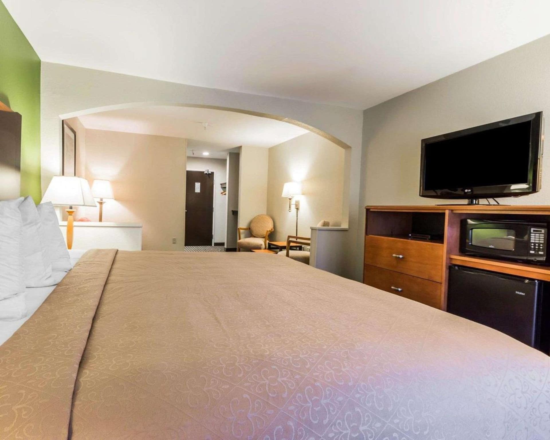 Quality Inn & Suites Birmingham - Highway 280 gallery photo in Birmingham, AL — image 10