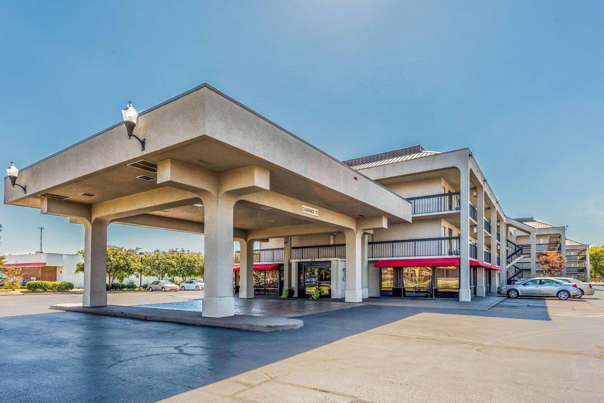 Clarion Pointe Huntsville Research Park featured exterior or lobby in Huntsville, AL — similar hotel