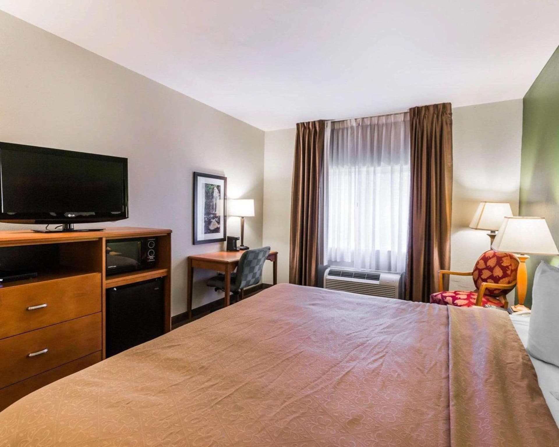 Quality Inn & Suites Birmingham - Highway 280 property views in Birmingham, AL — gallery photo 3