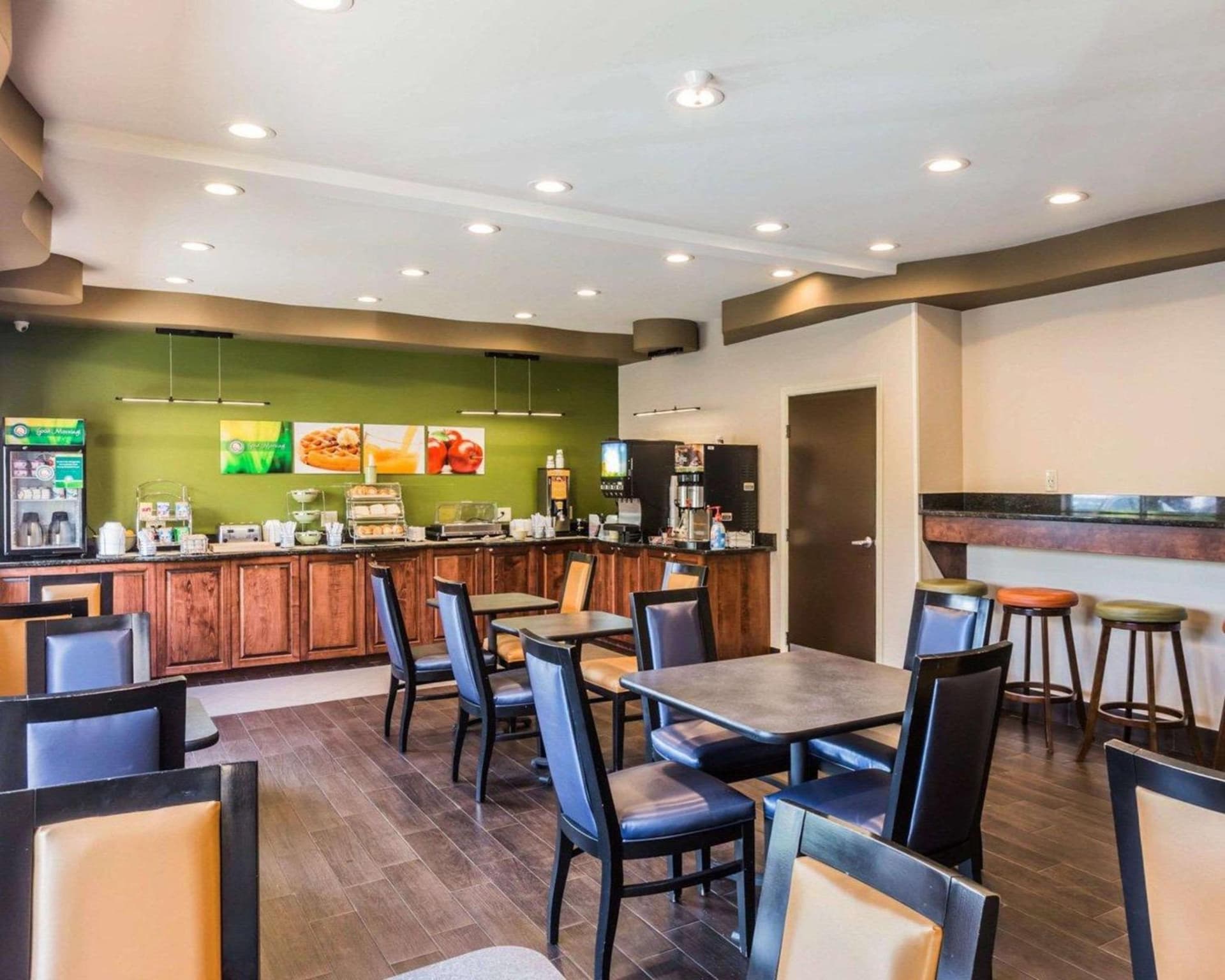Quality Inn & Suites Birmingham - Highway 280 gallery photo in Birmingham, AL — image 20